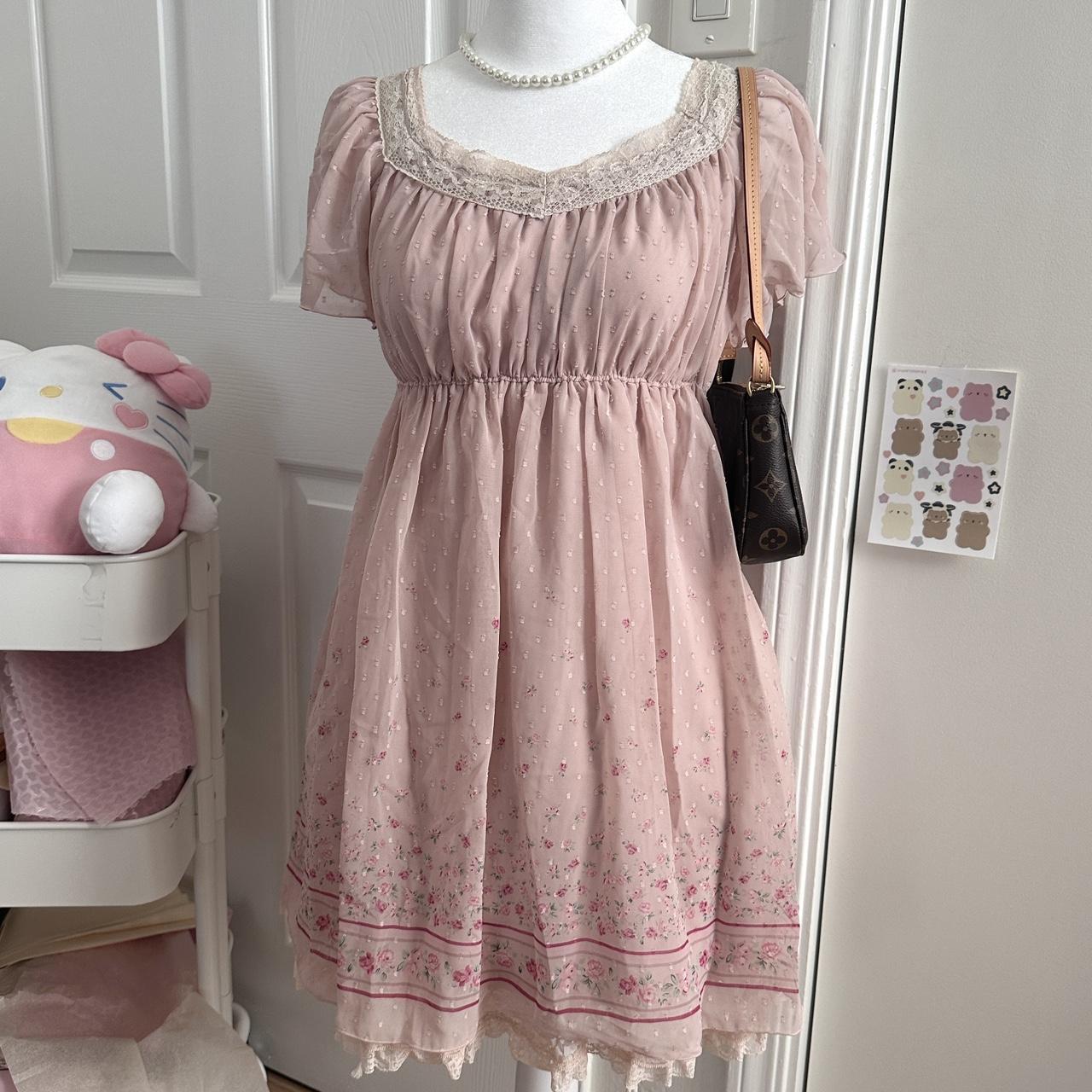 Lest rose - Depop