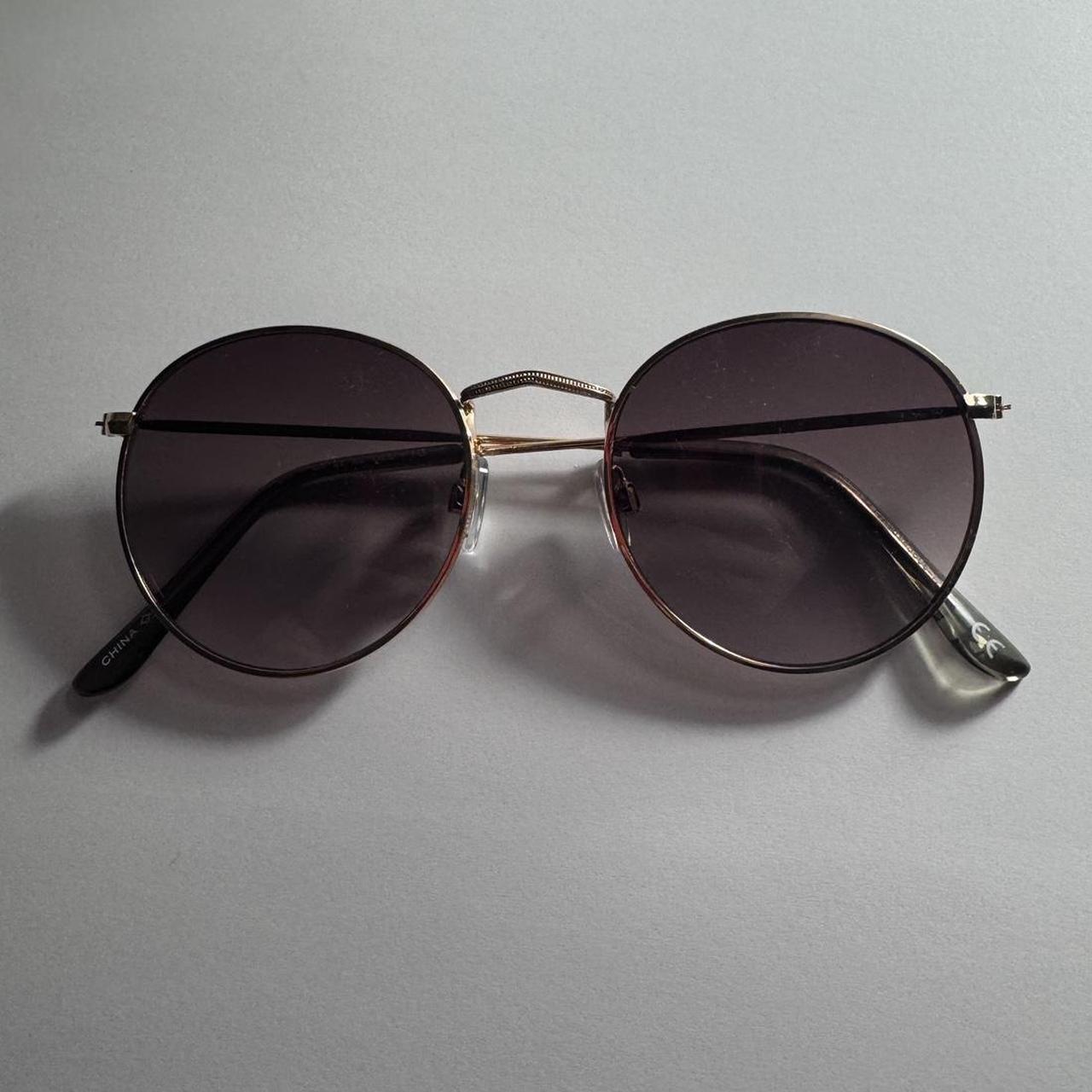 simple sunglasses - Depop
