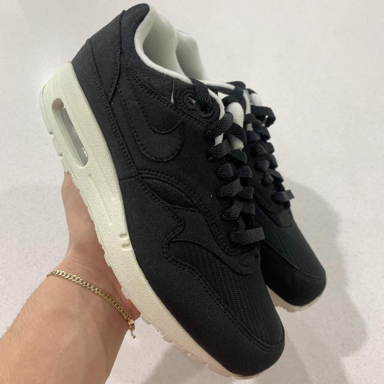 new air max black