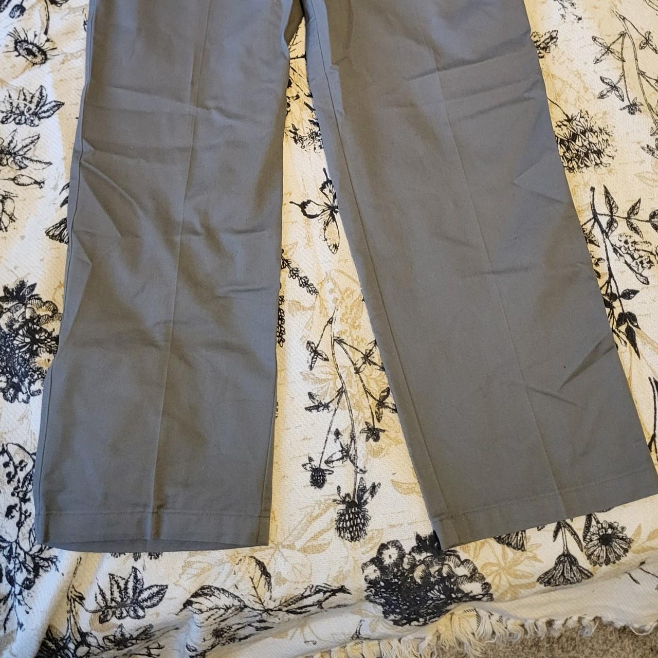 Grey Van Heusen dress pants! 36 waist, 30 length.... - Depop