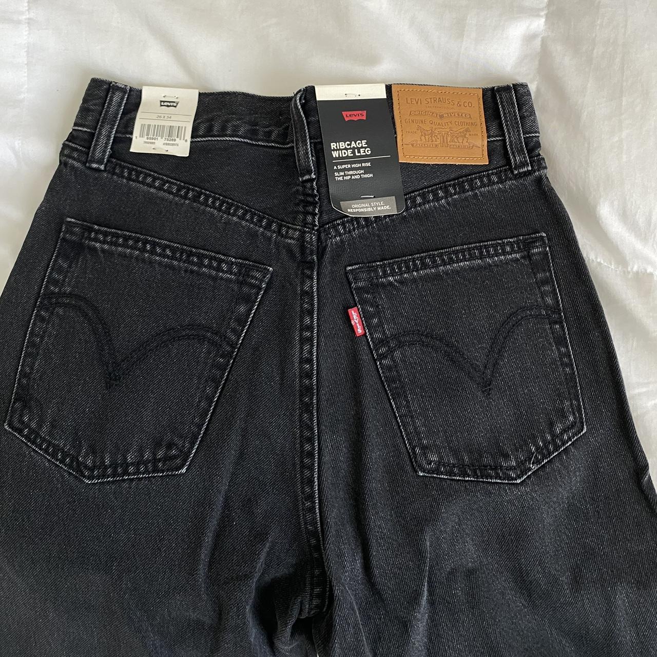 Levi's Women's Black Jeans | Depop