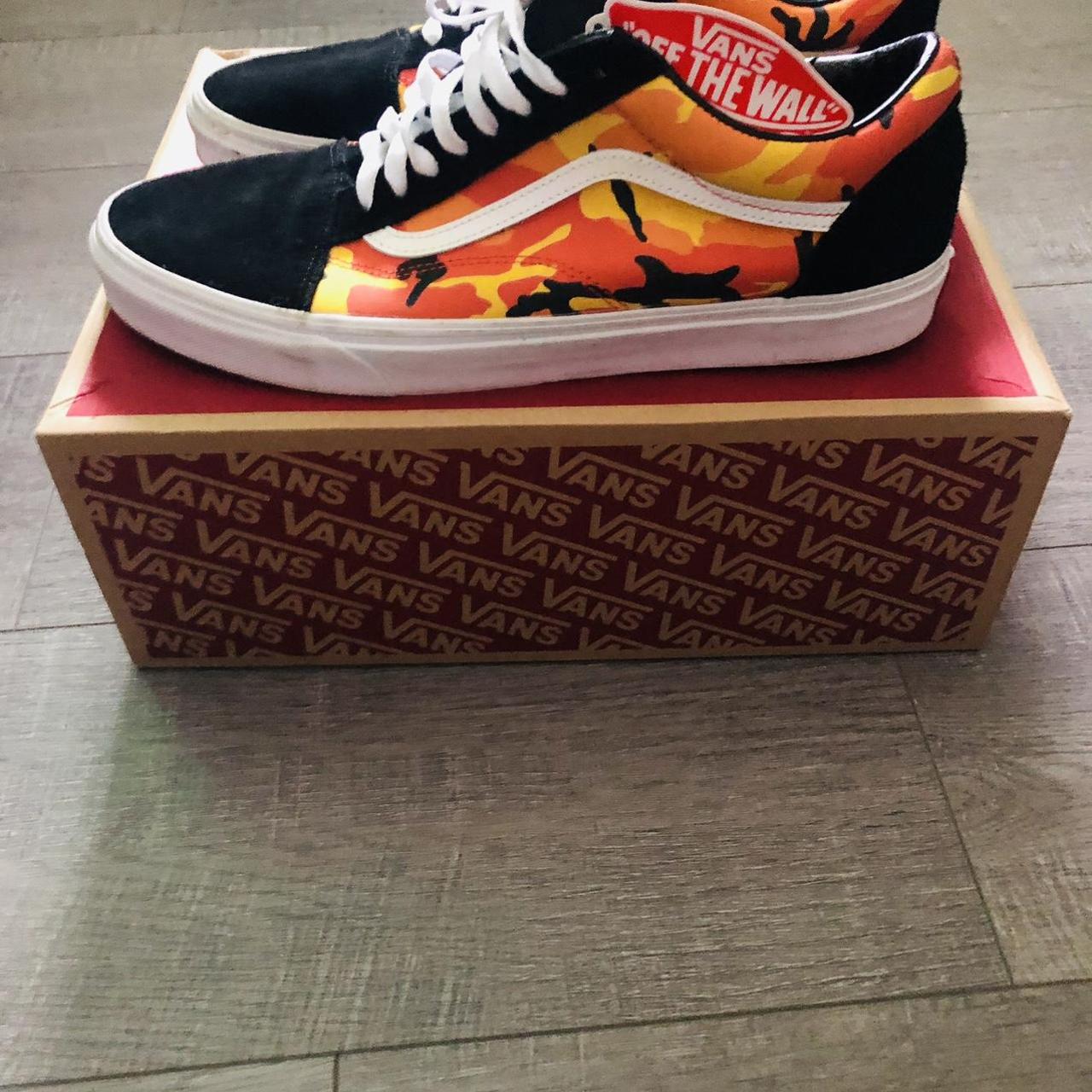 Vans camo sale orange