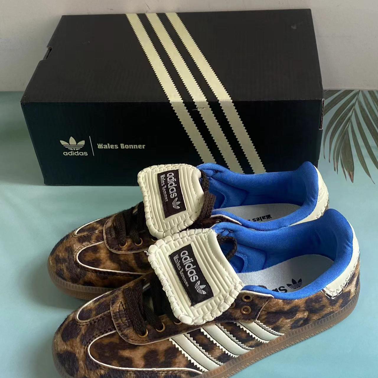 item listed by zoewwright