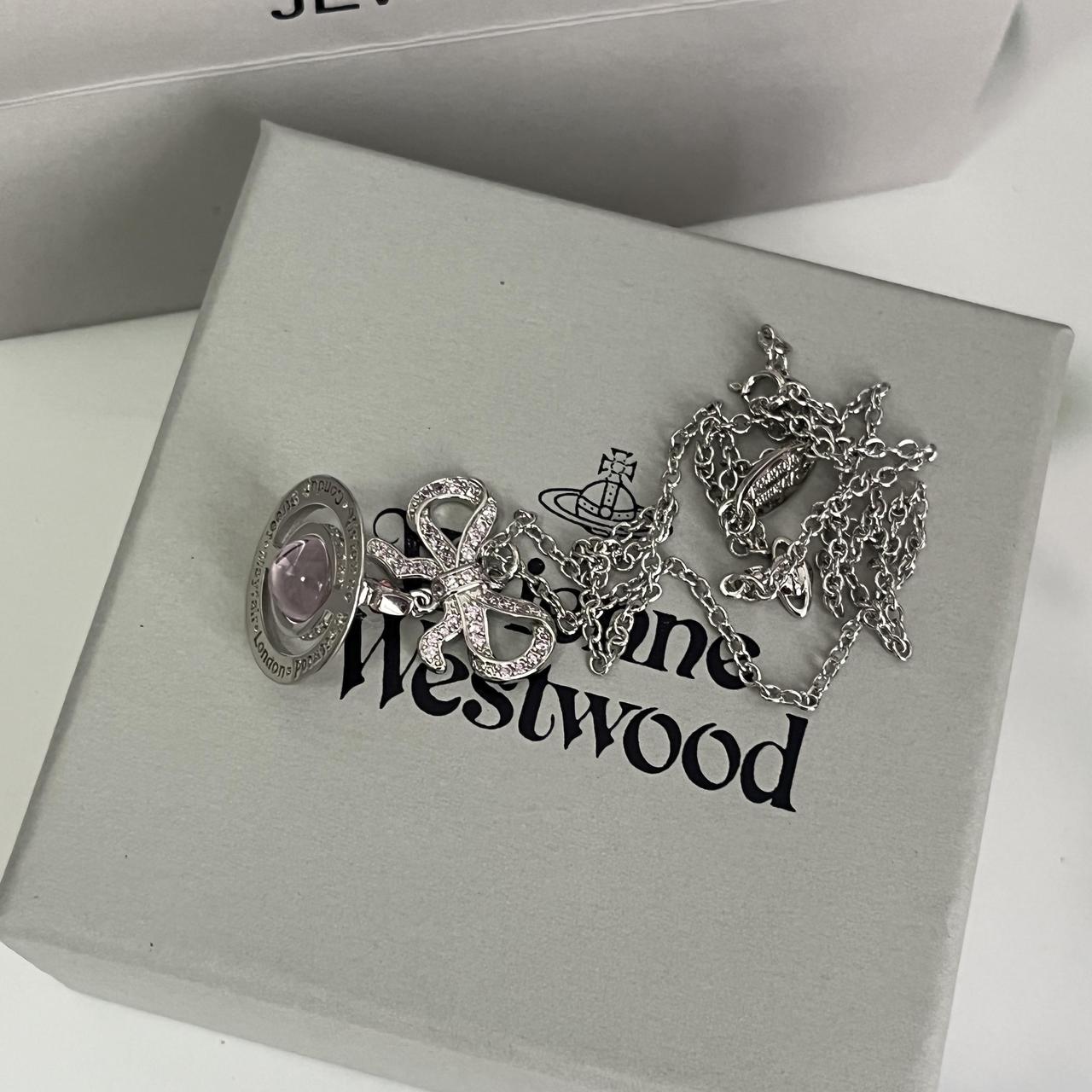 item listed by zoewwright