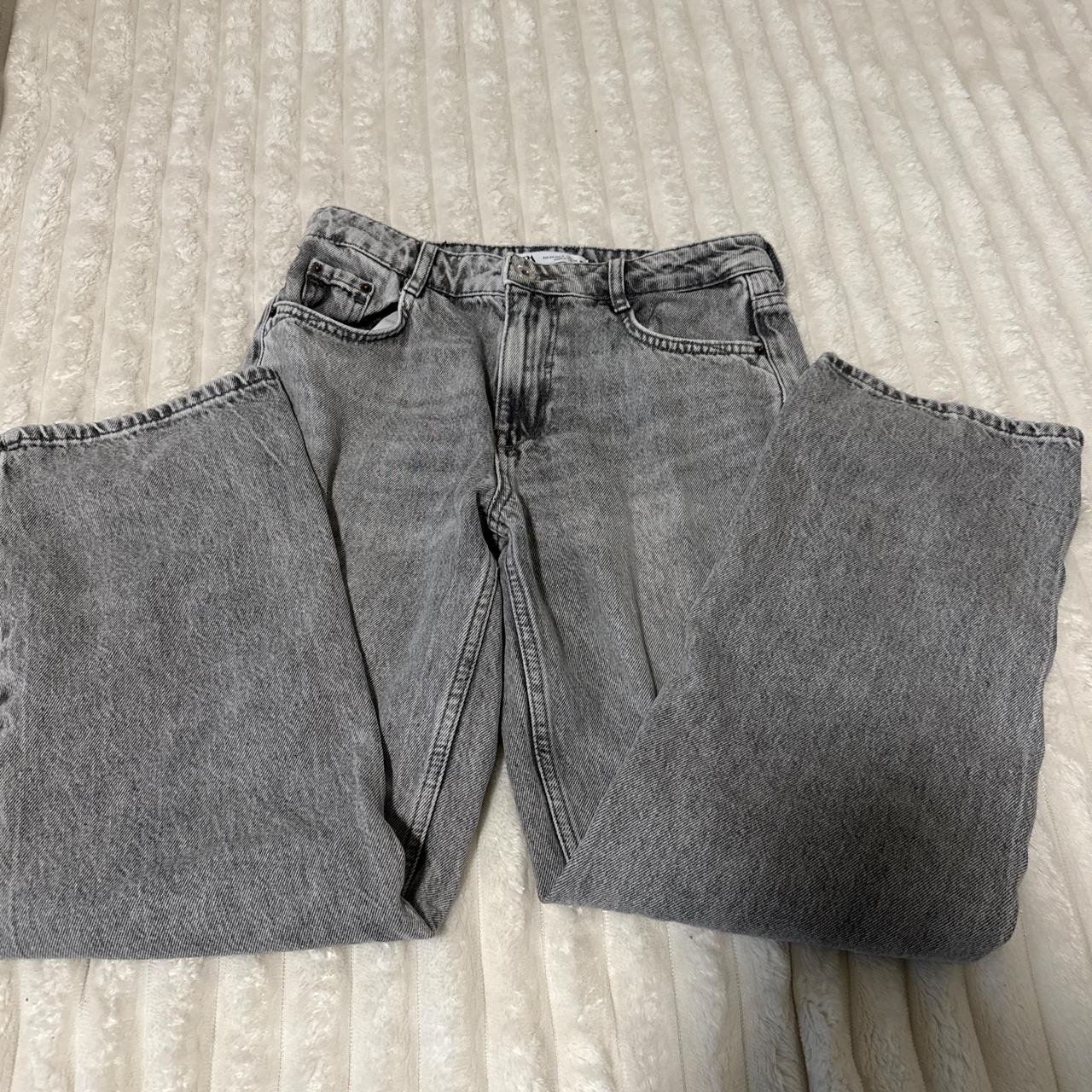 item listed by emilyy_flores