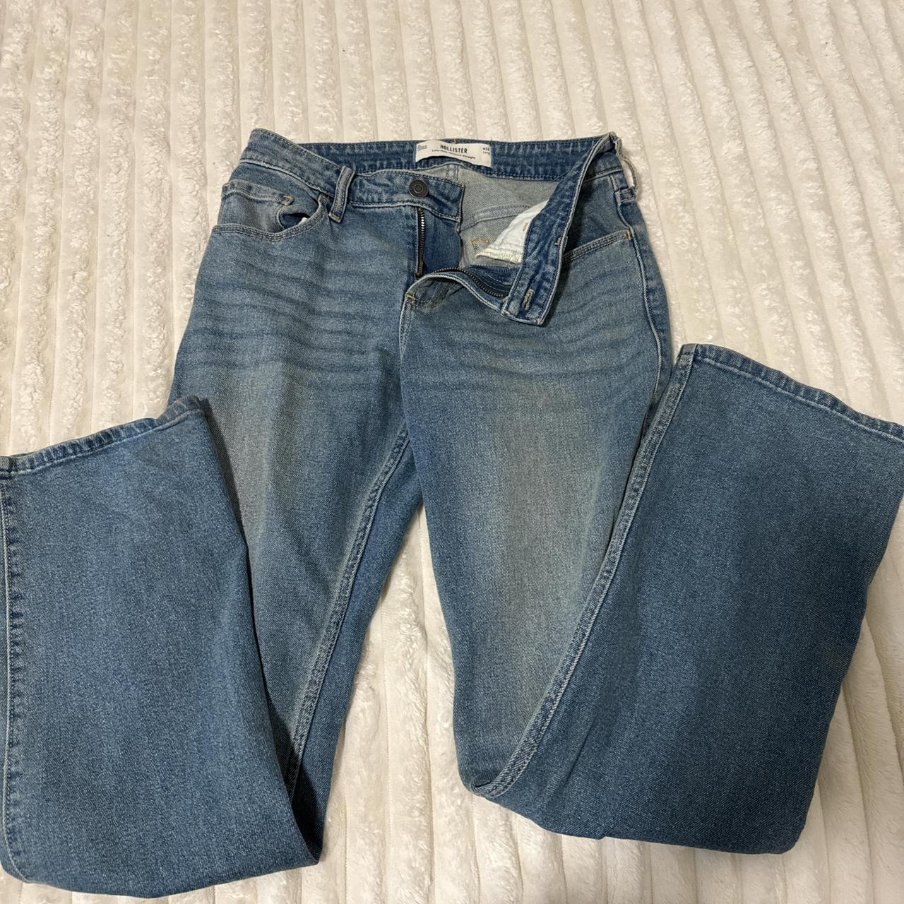 item listed by emilyy_flores
