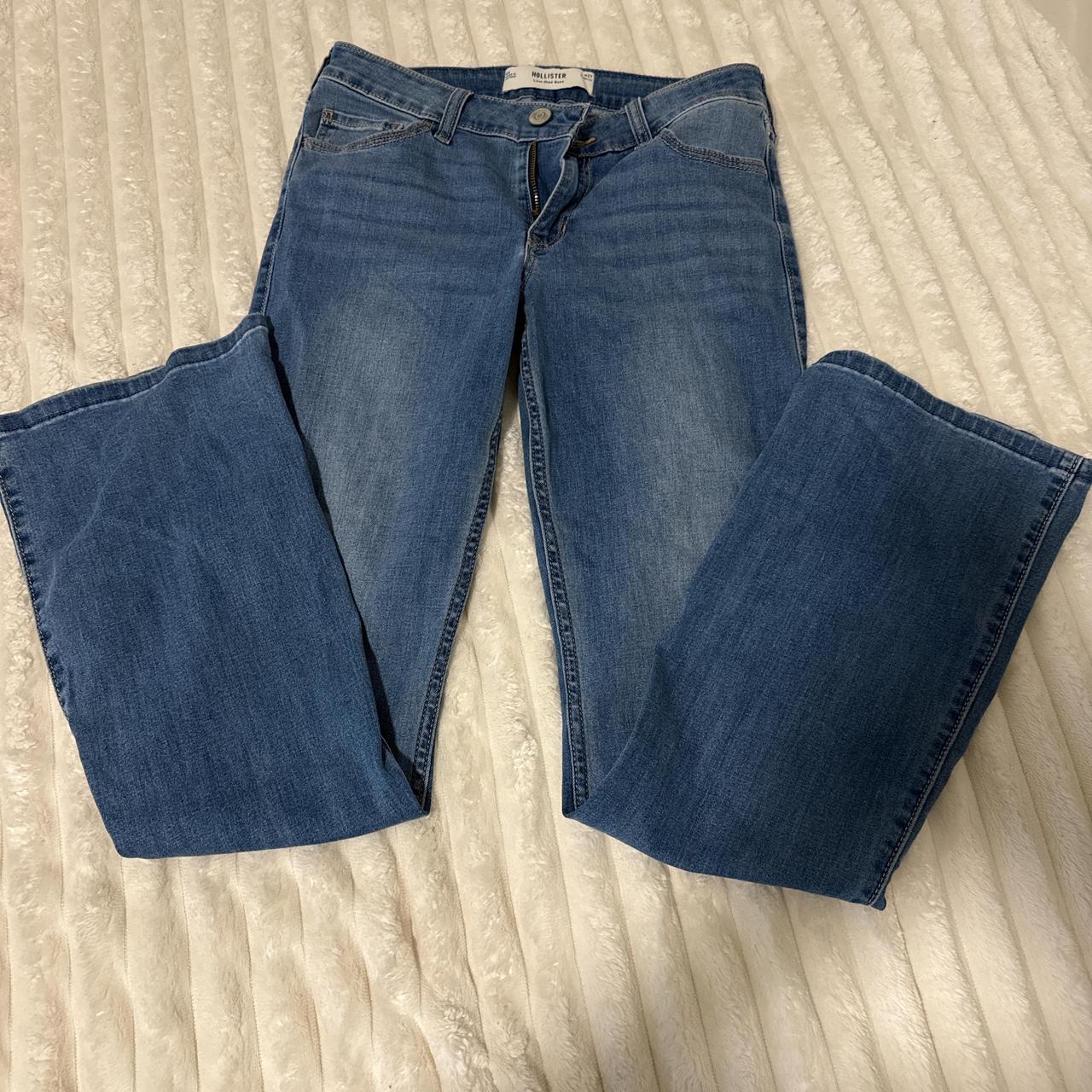 item listed by emilyy_flores