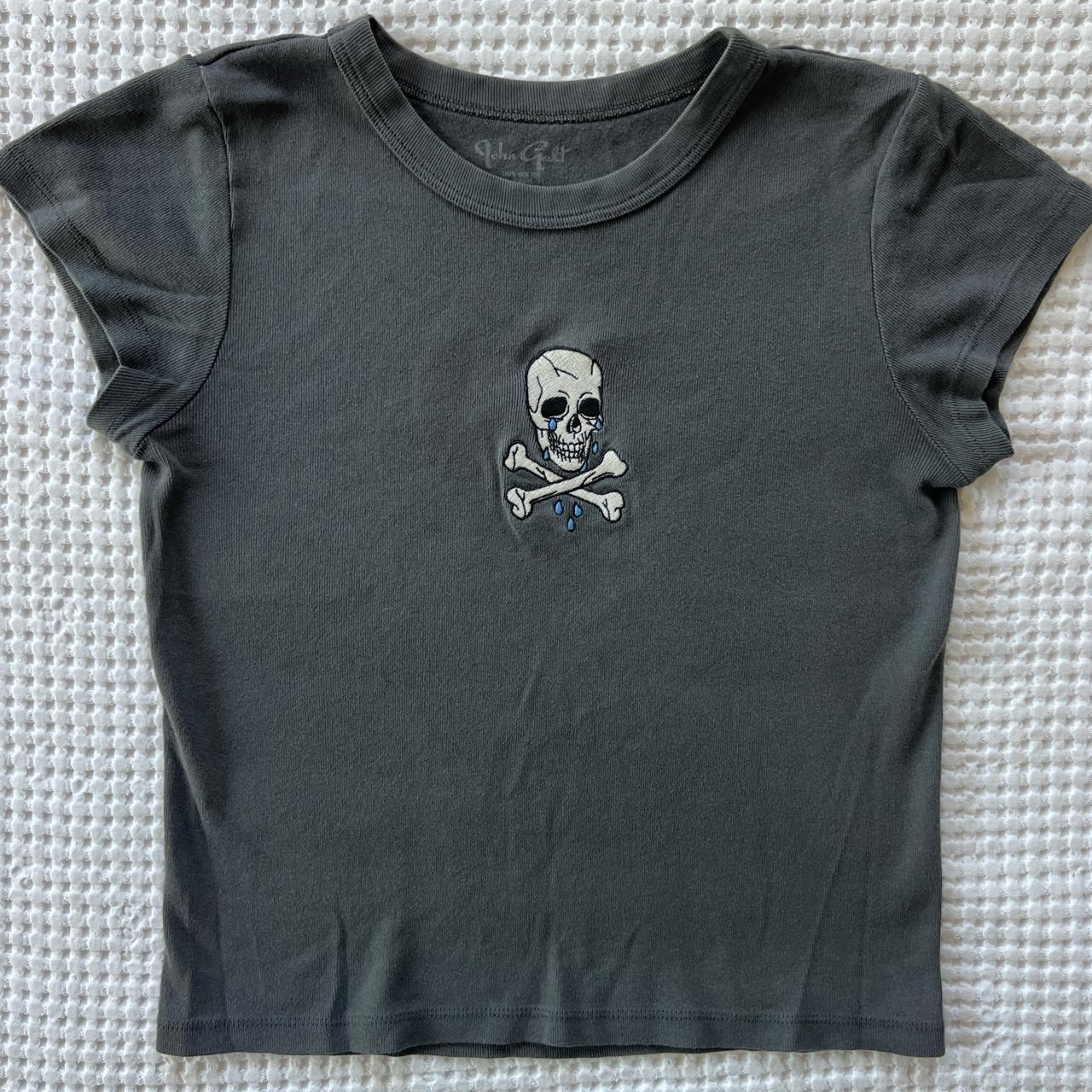 Brandy Melville graphic tee with skull patch Depop