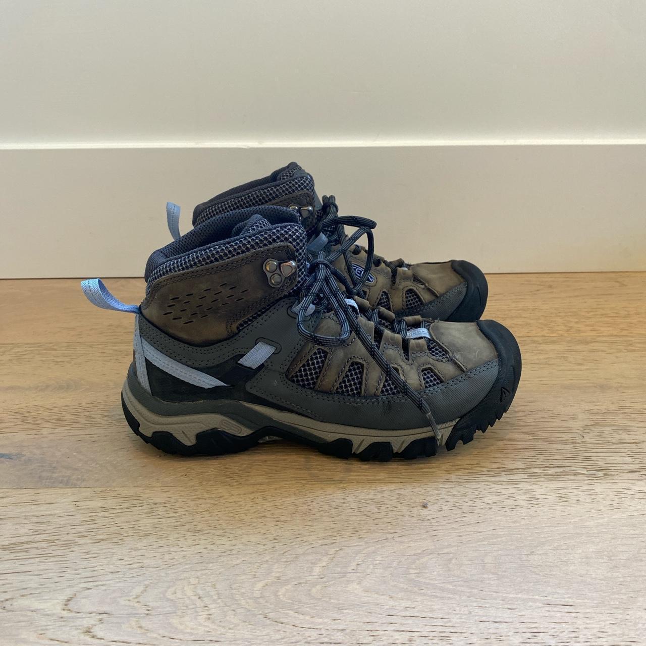 keen blue hiking boots