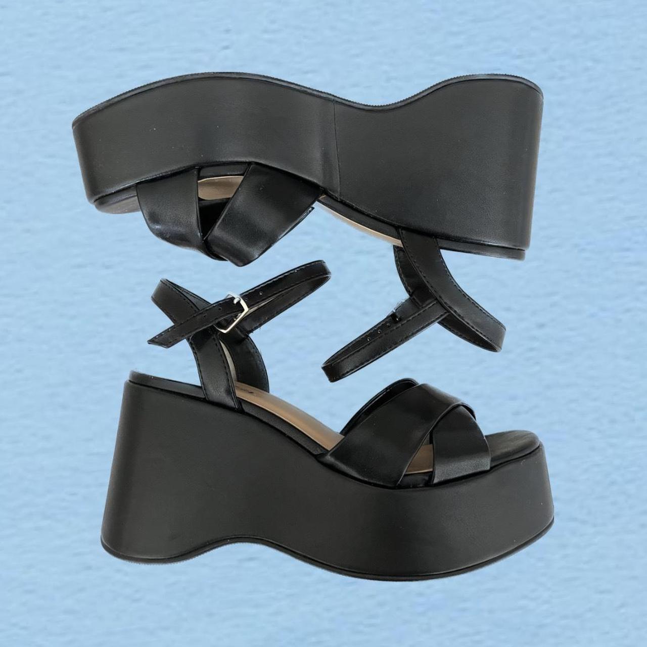 Steve Madden Women's Black Sandals | Depop