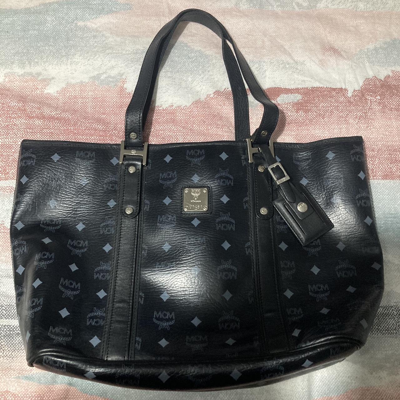 Mcm black outlet shopper bag