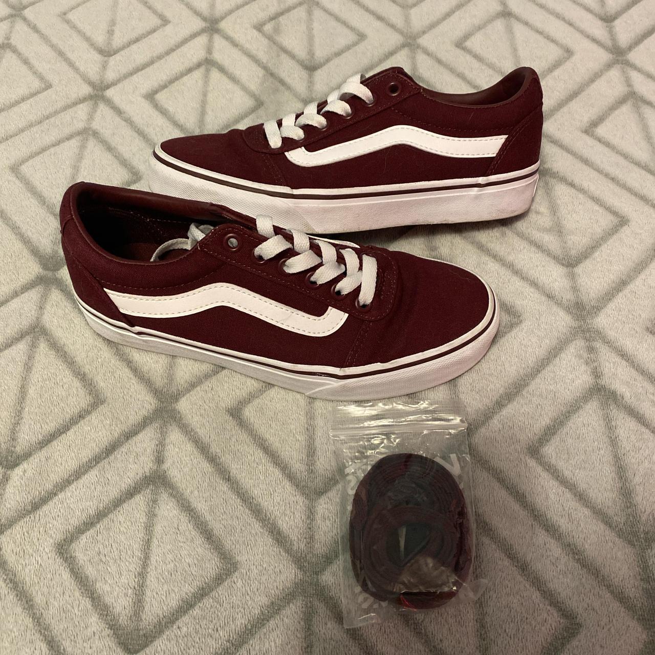 Burgundy redelijk Vans very slightly