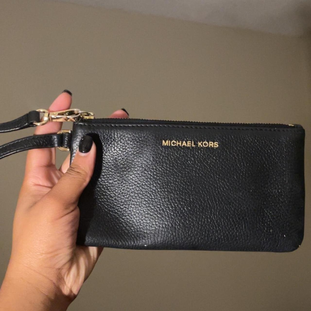 Michael kors wallet wrist strap hotsell