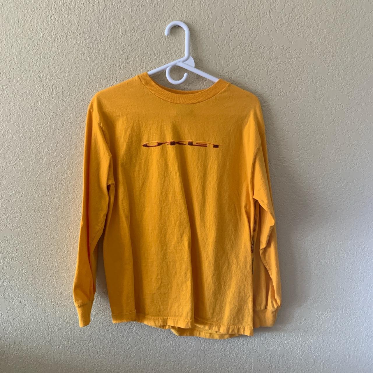 Y2K Oakley Longsleeve Size M 10/10 condition - Depop