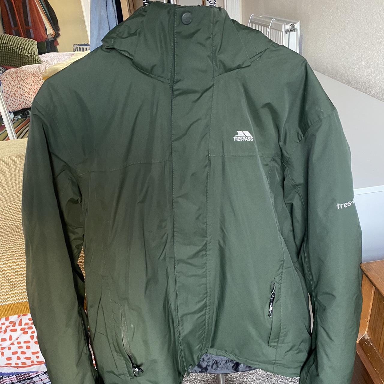 Trespass green outlet coat