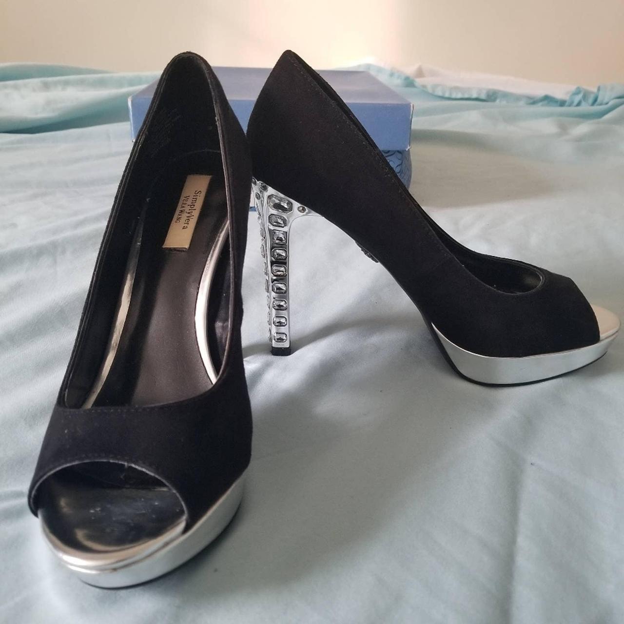 Simply vera wang 2024 peep toe high heels