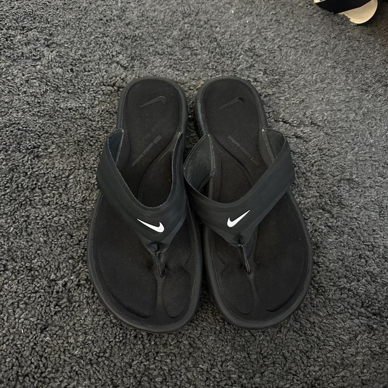 Nike Women's Black Flipflops | Depop