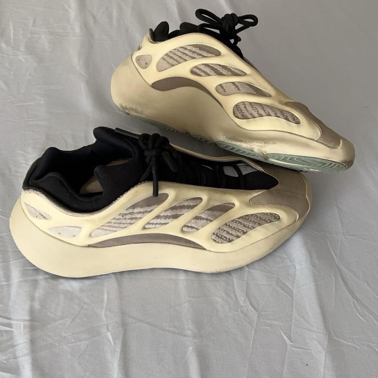 yeezy 700 size 11