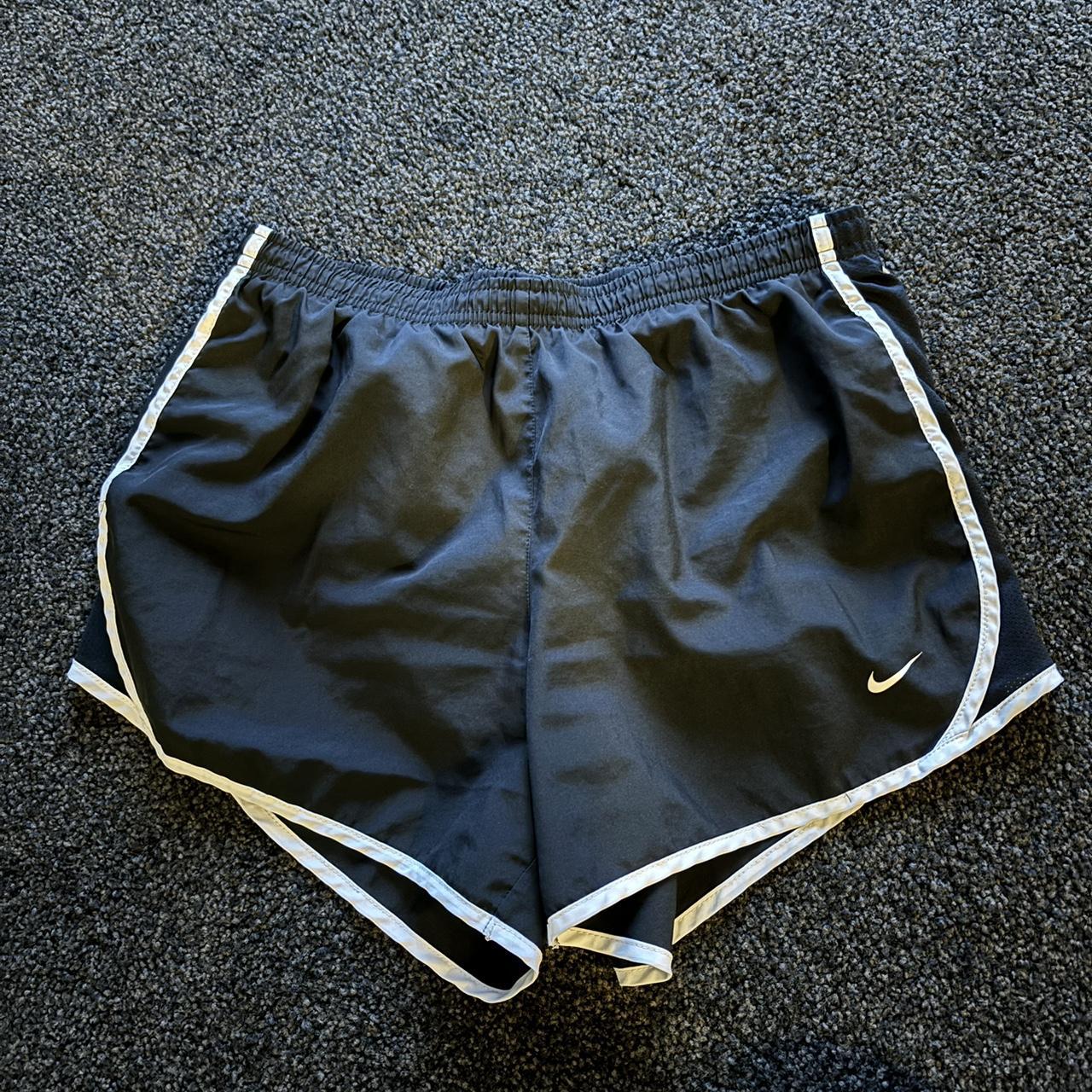 size nike shorts