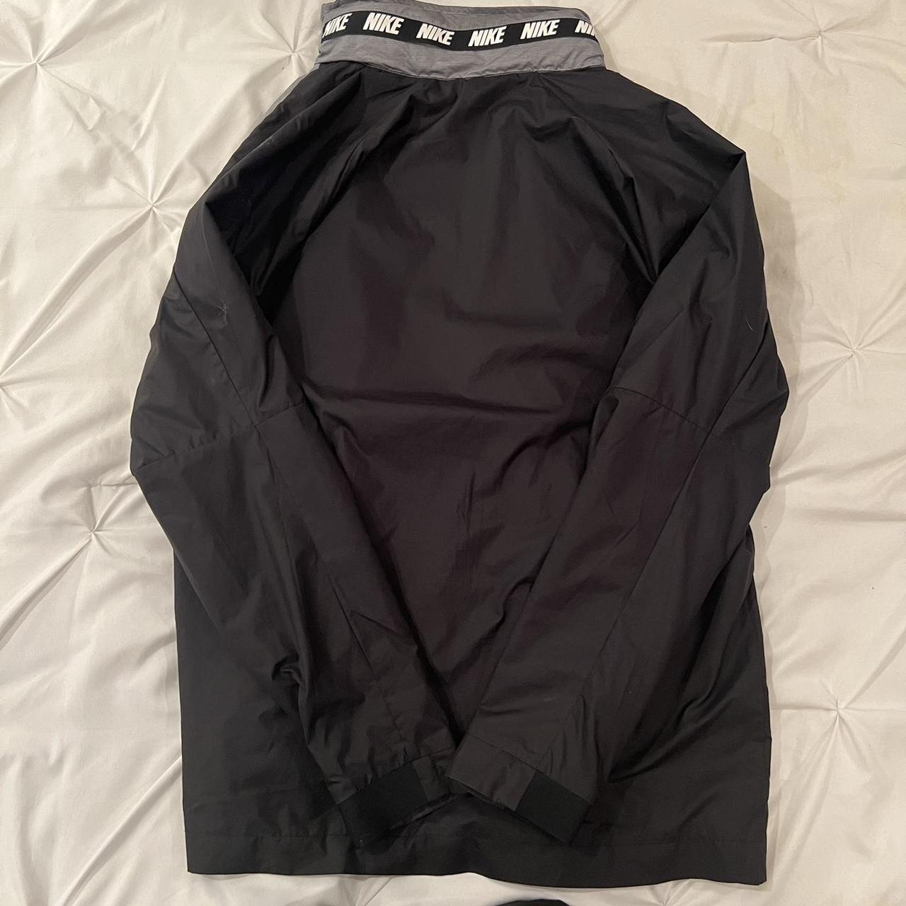 Nike Men's Black and Grey Coat | Depop