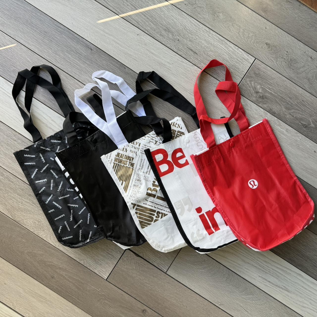 Lululemon store bags , 5 little bags in good