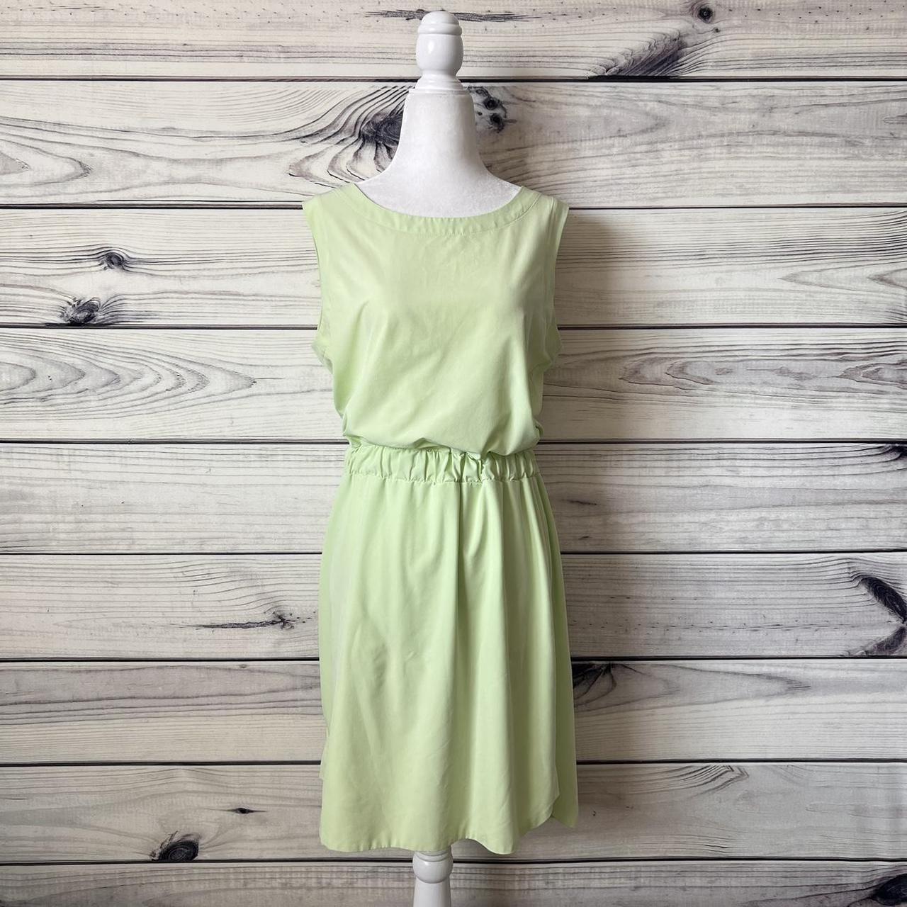 Athleta Pale Lime Green Lightweight Scoop Neck - Depop