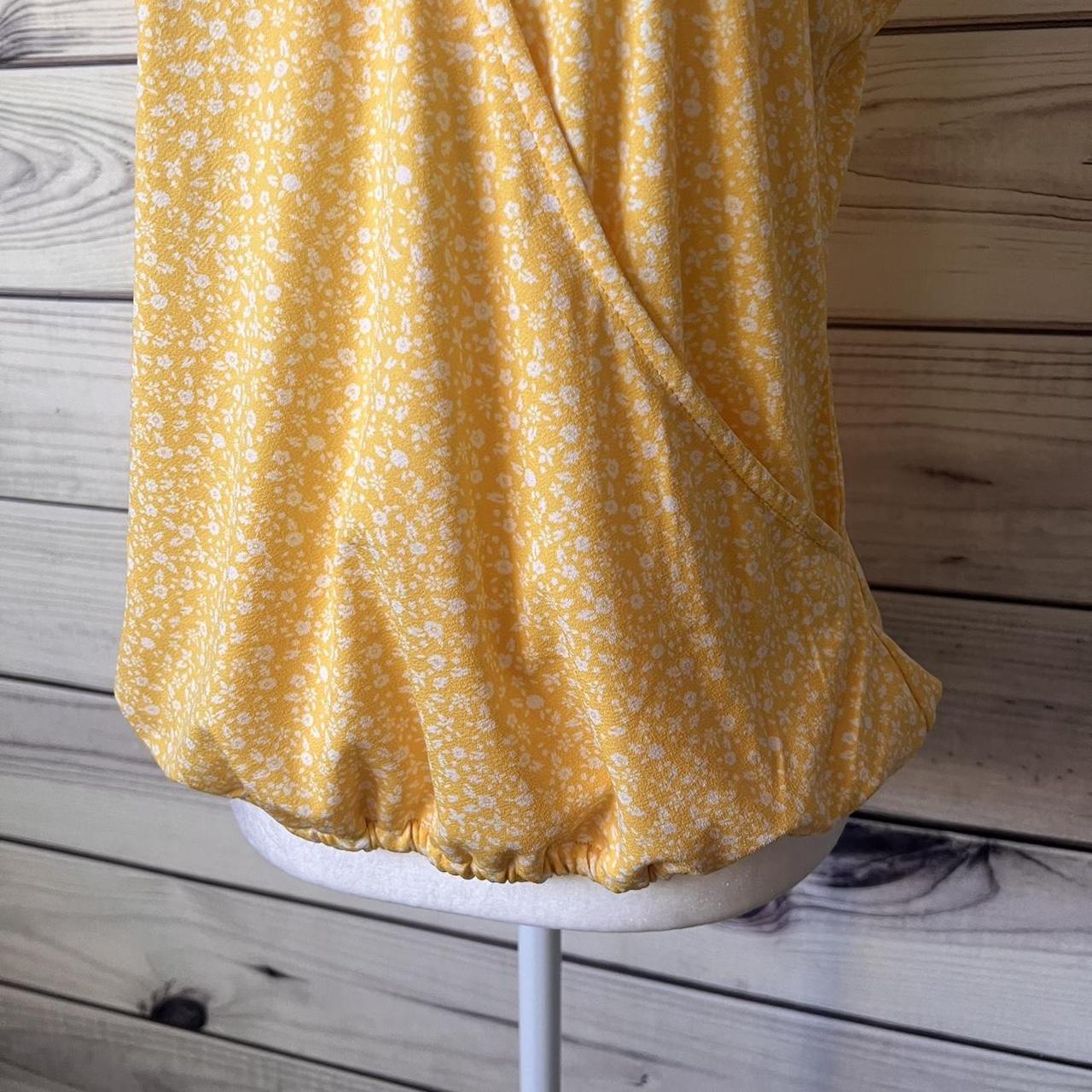 Adrianna Papell Yellow Floral Short Sleeve Wrap Depop