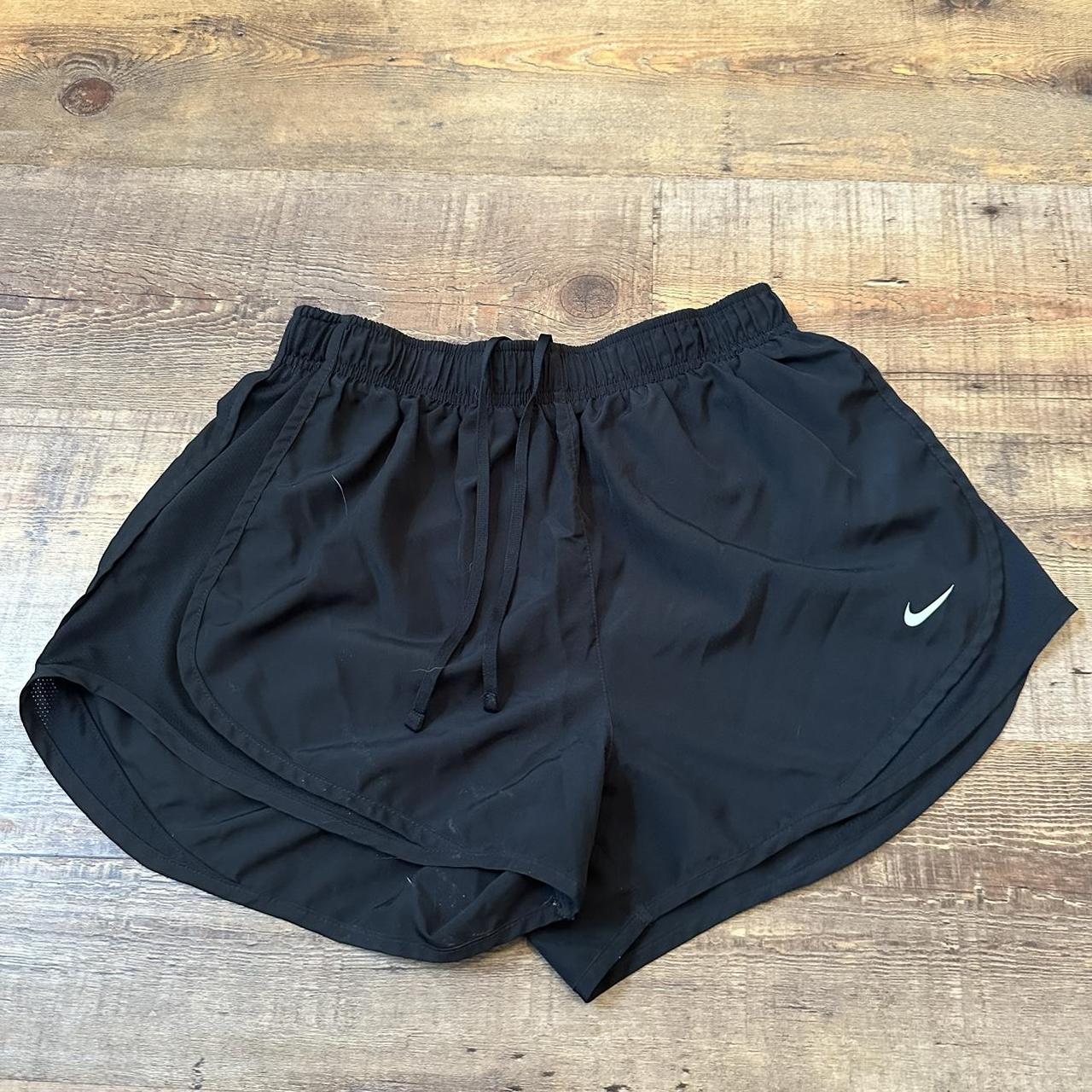 shirts to wear with black nike shorts