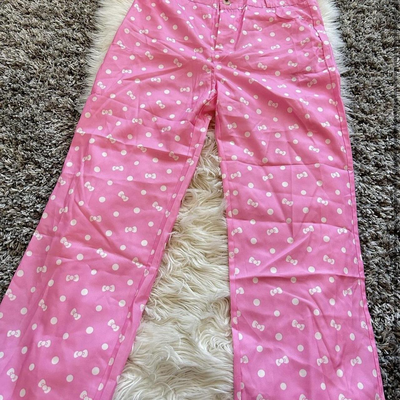 Hello kitty pants Size:L fit M - Depop