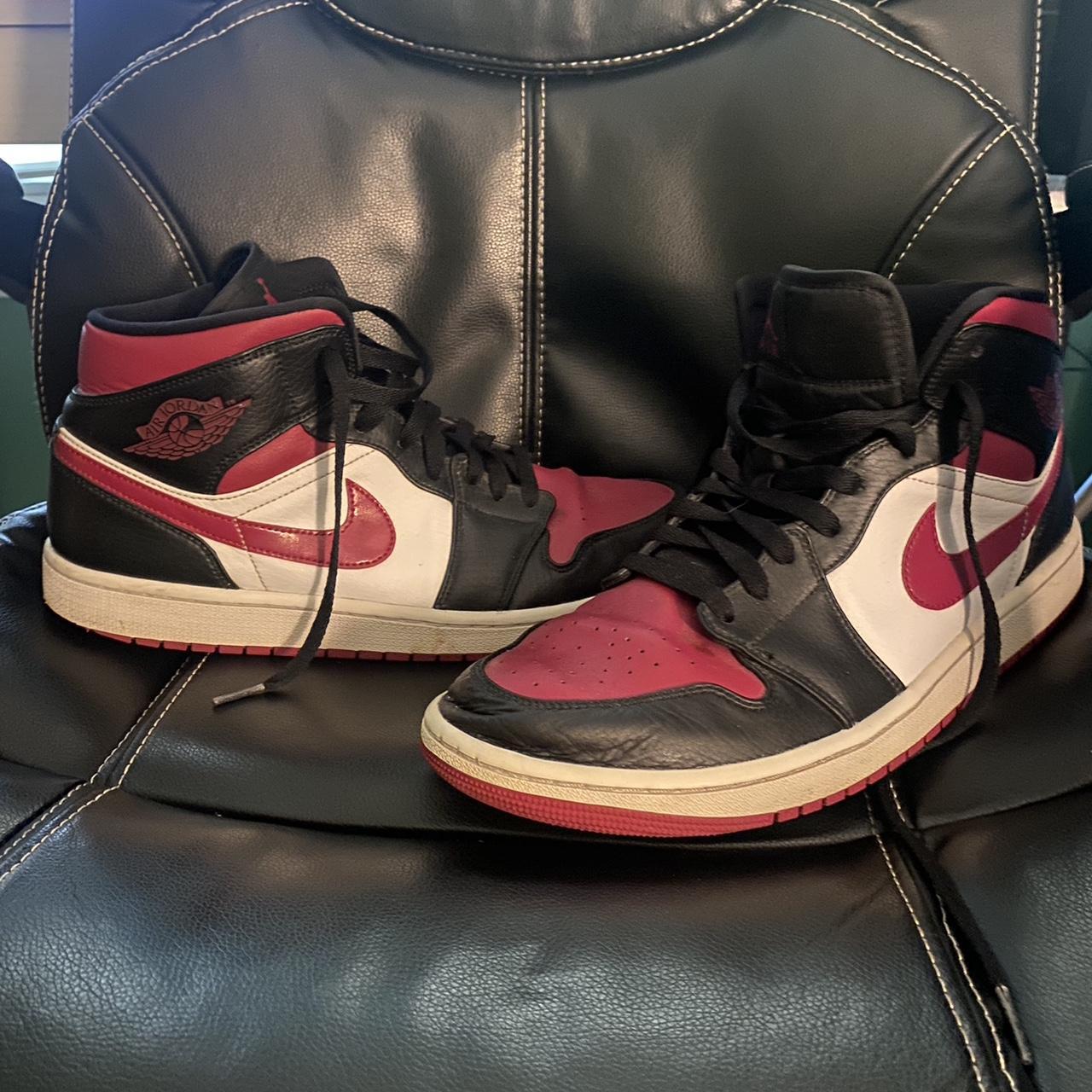 Air Jordan 1 Mid 'Bred Toe' Shoes - 11