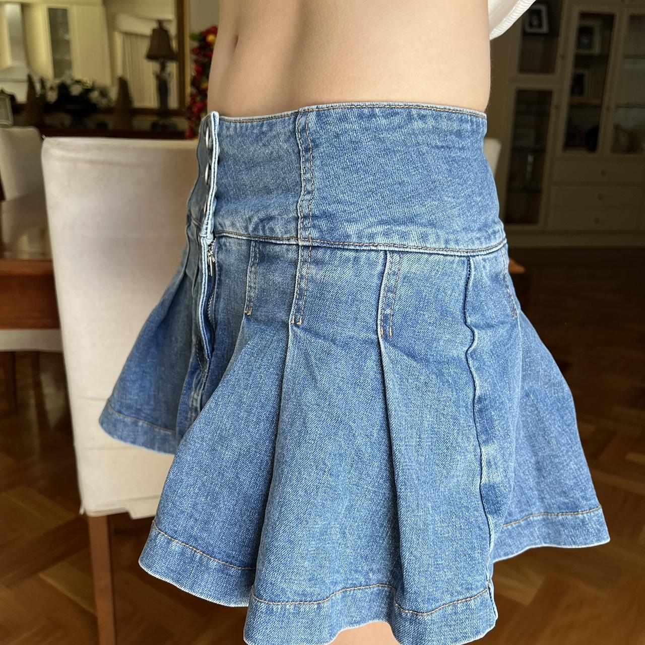 Mini skirt Glassons super flattering Size 68... Depop