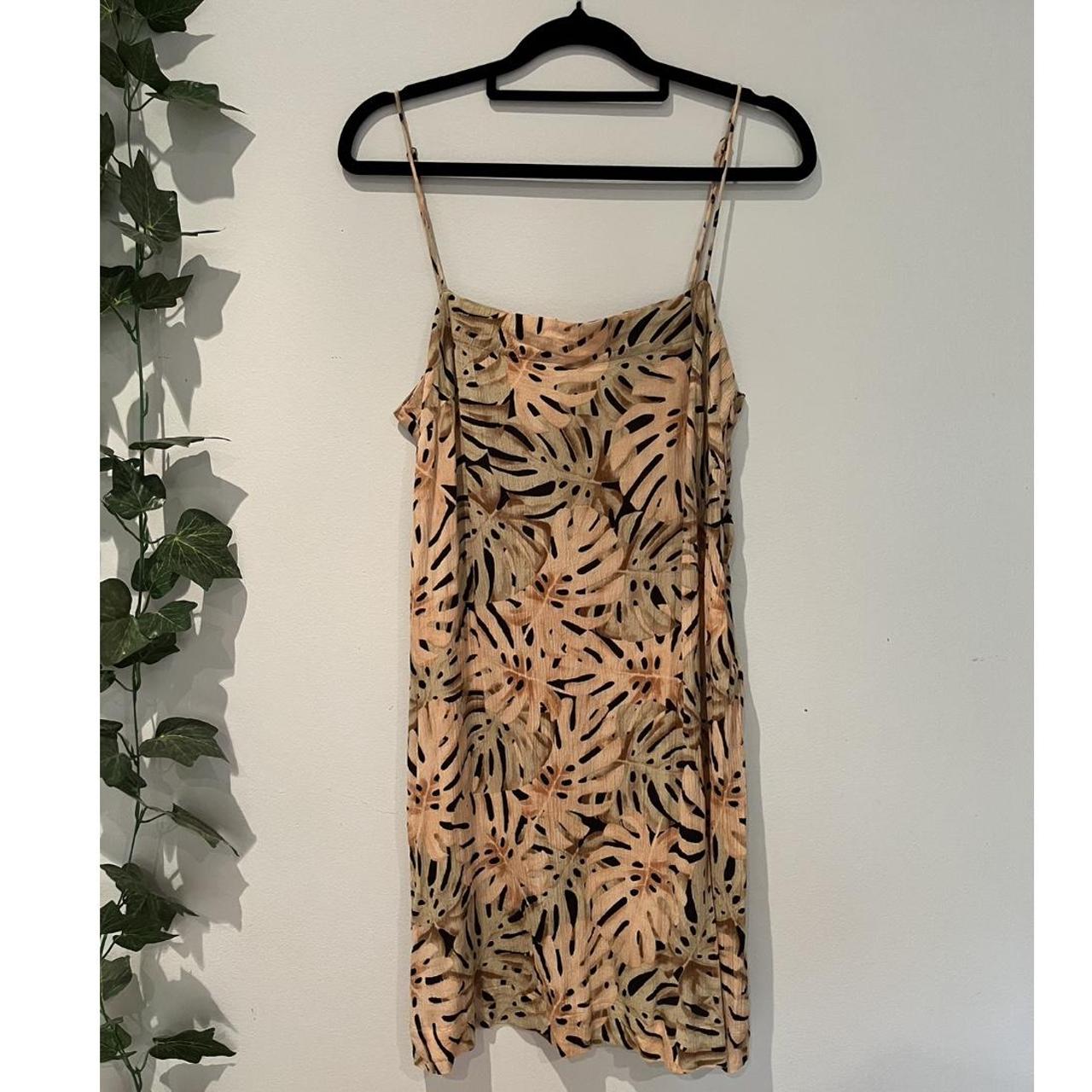 Billabong Mini Dress Only Worn Once Size 10/medium... - Depop