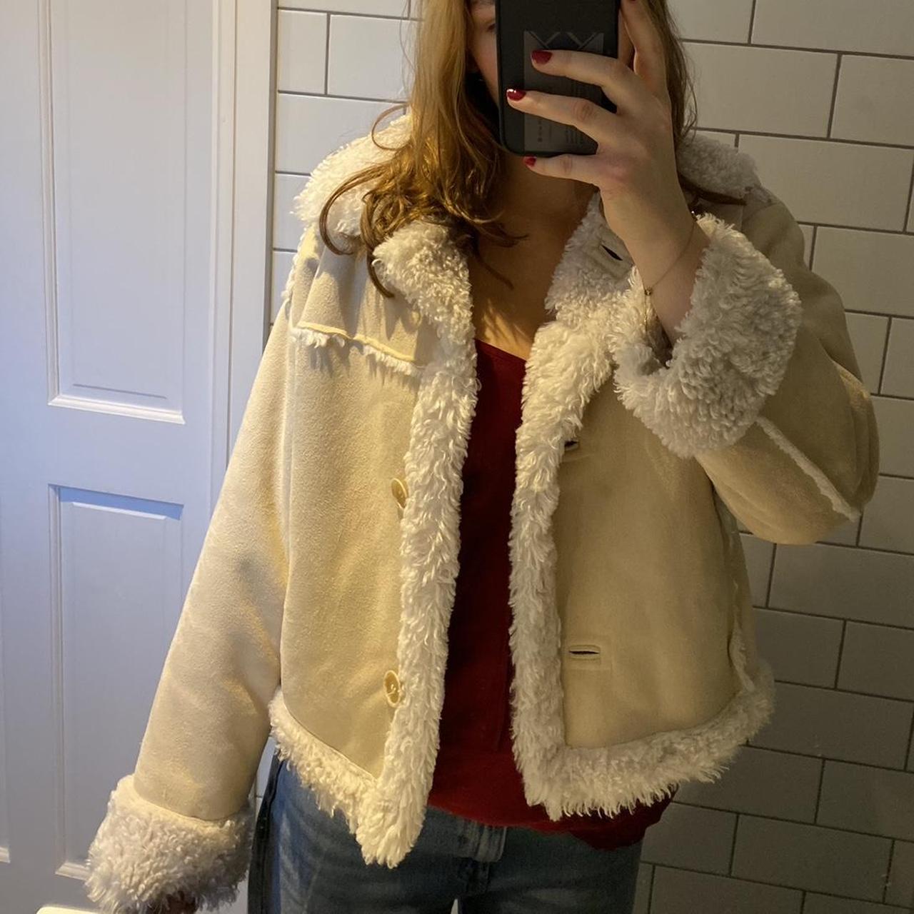 Beige and white Subdued coat with fur Size M - Depop