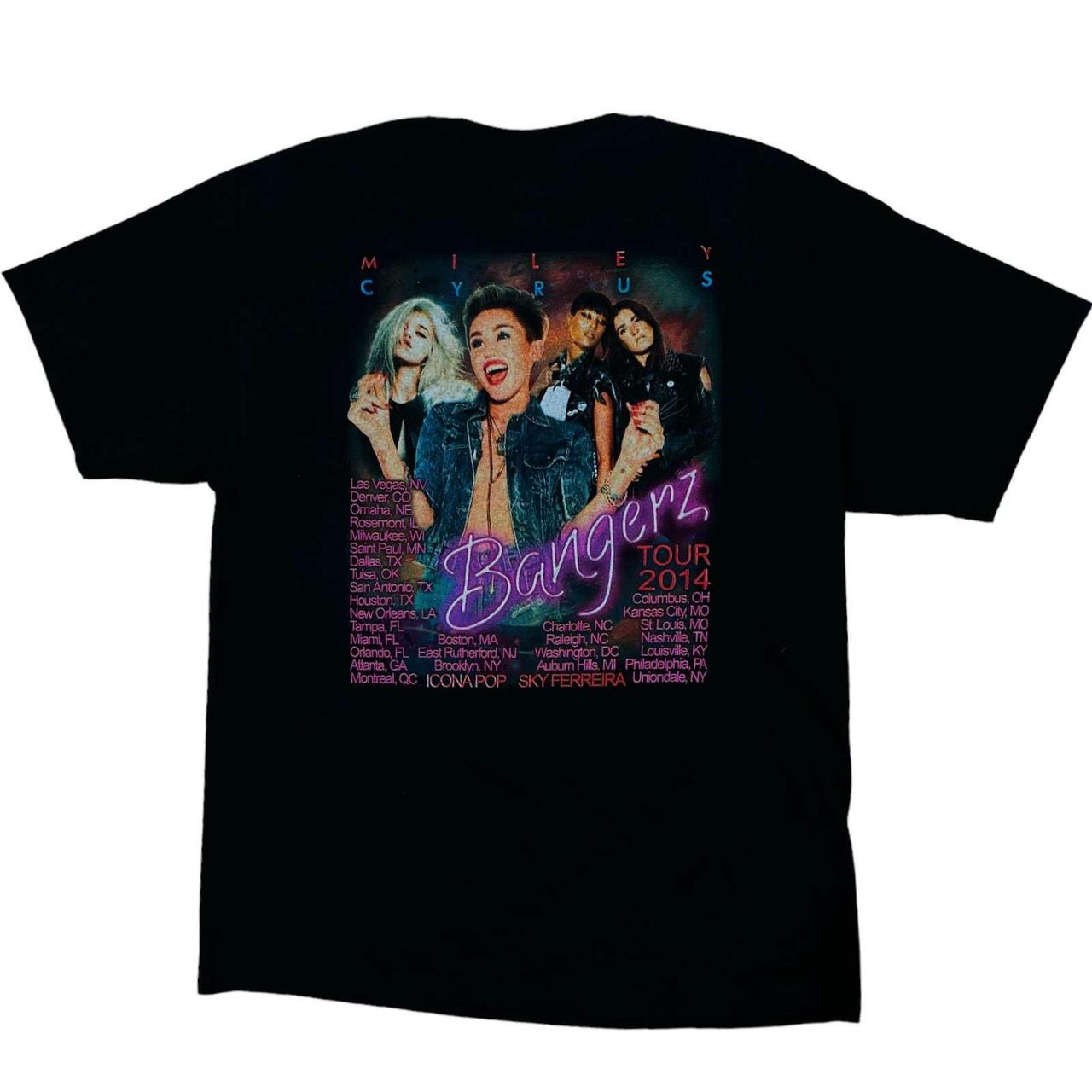 2014 Miley Cyrus Bangerz Tour Tee - Size... - Depop