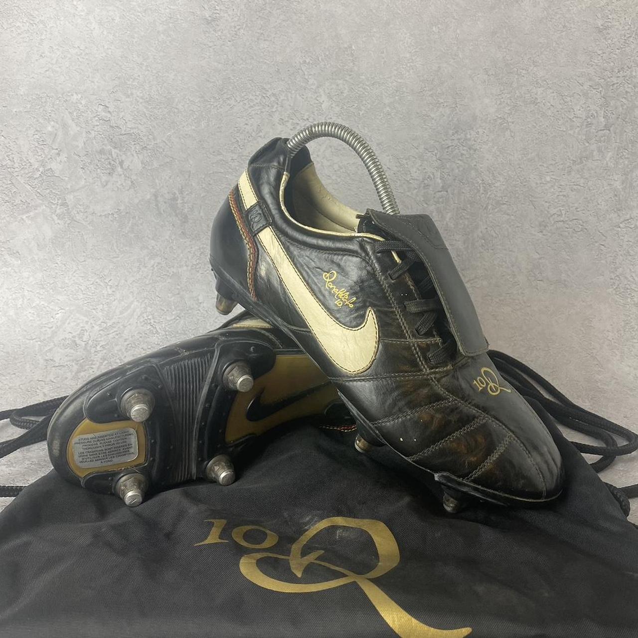 nike ronaldinho trainers