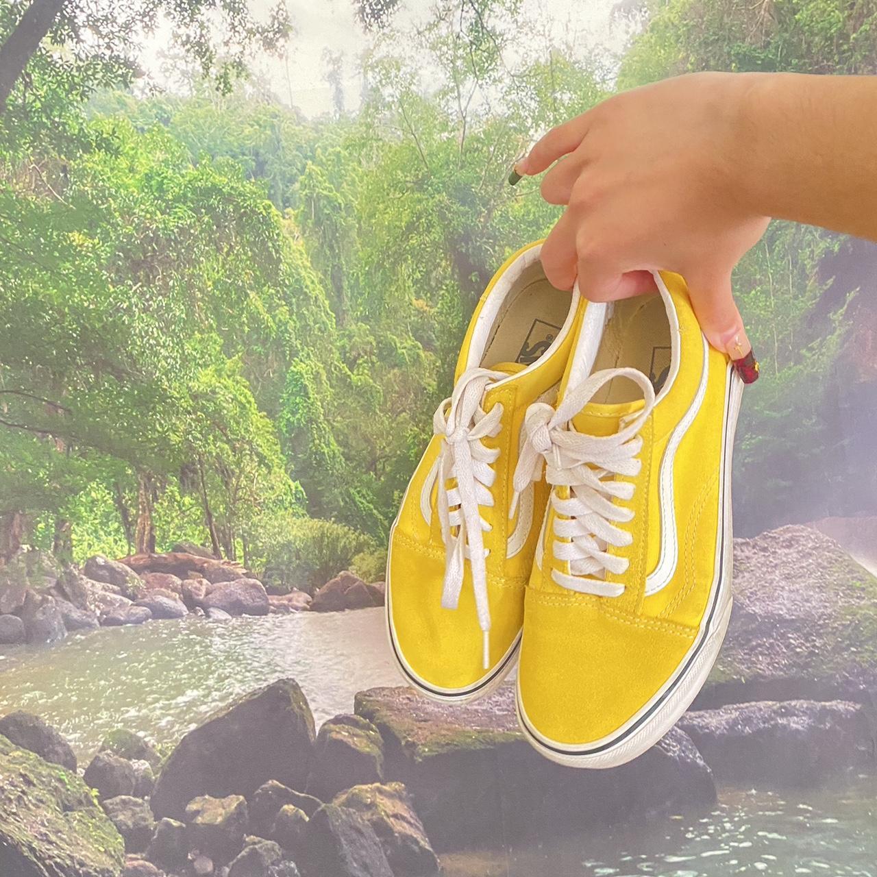 Vans old skool vibrant 2024 yellow