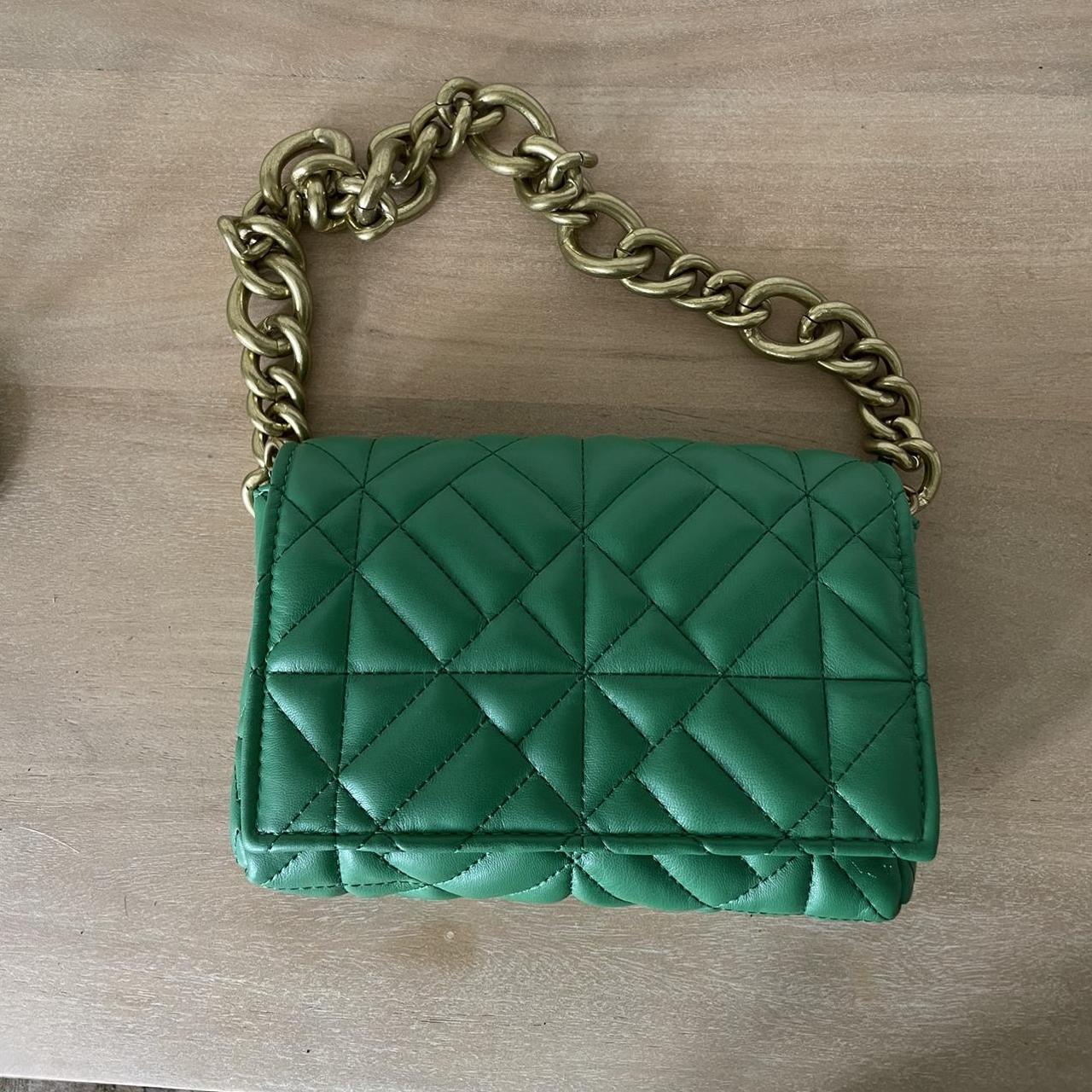 Zara Women's Green Bag Depop
