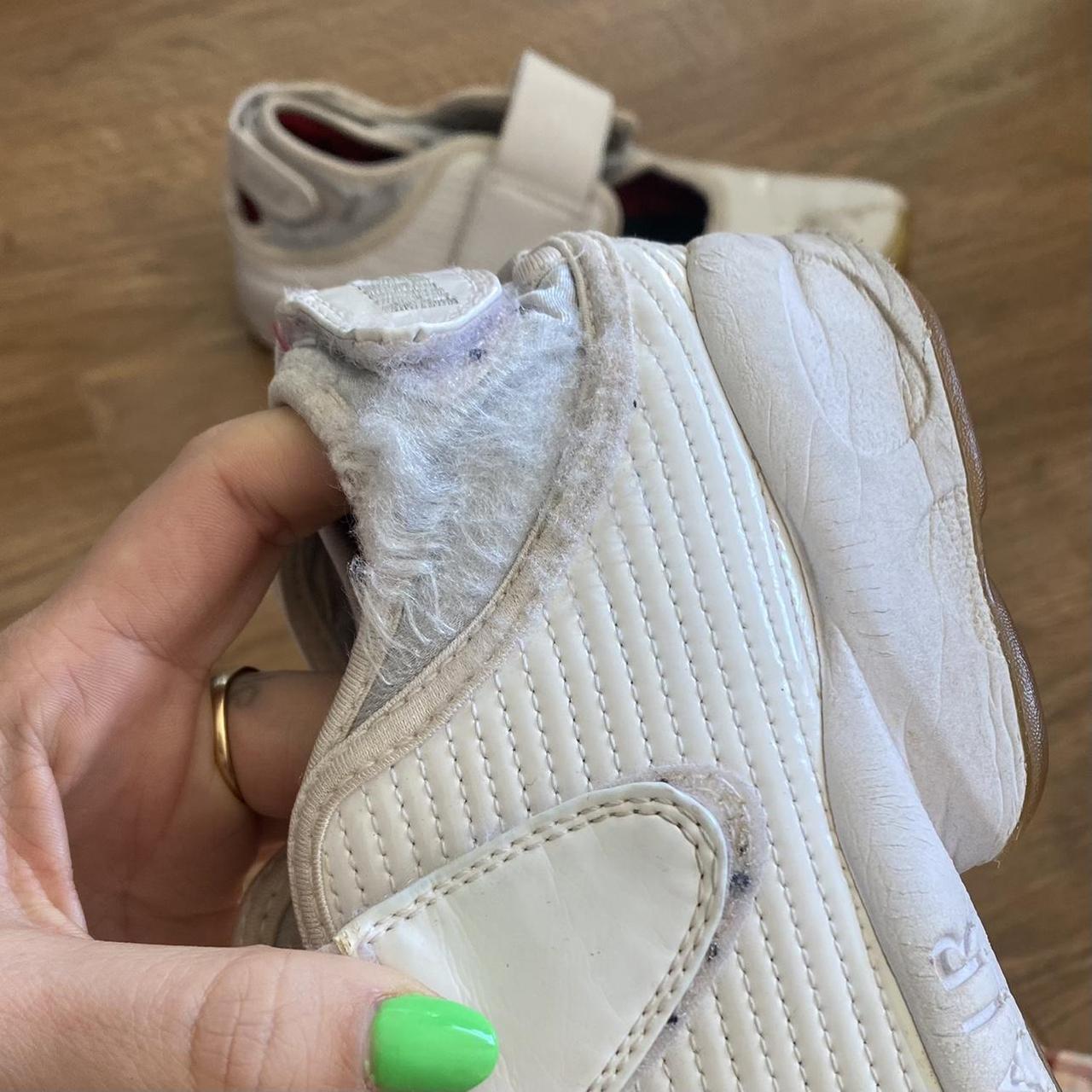 womens white nike sliders