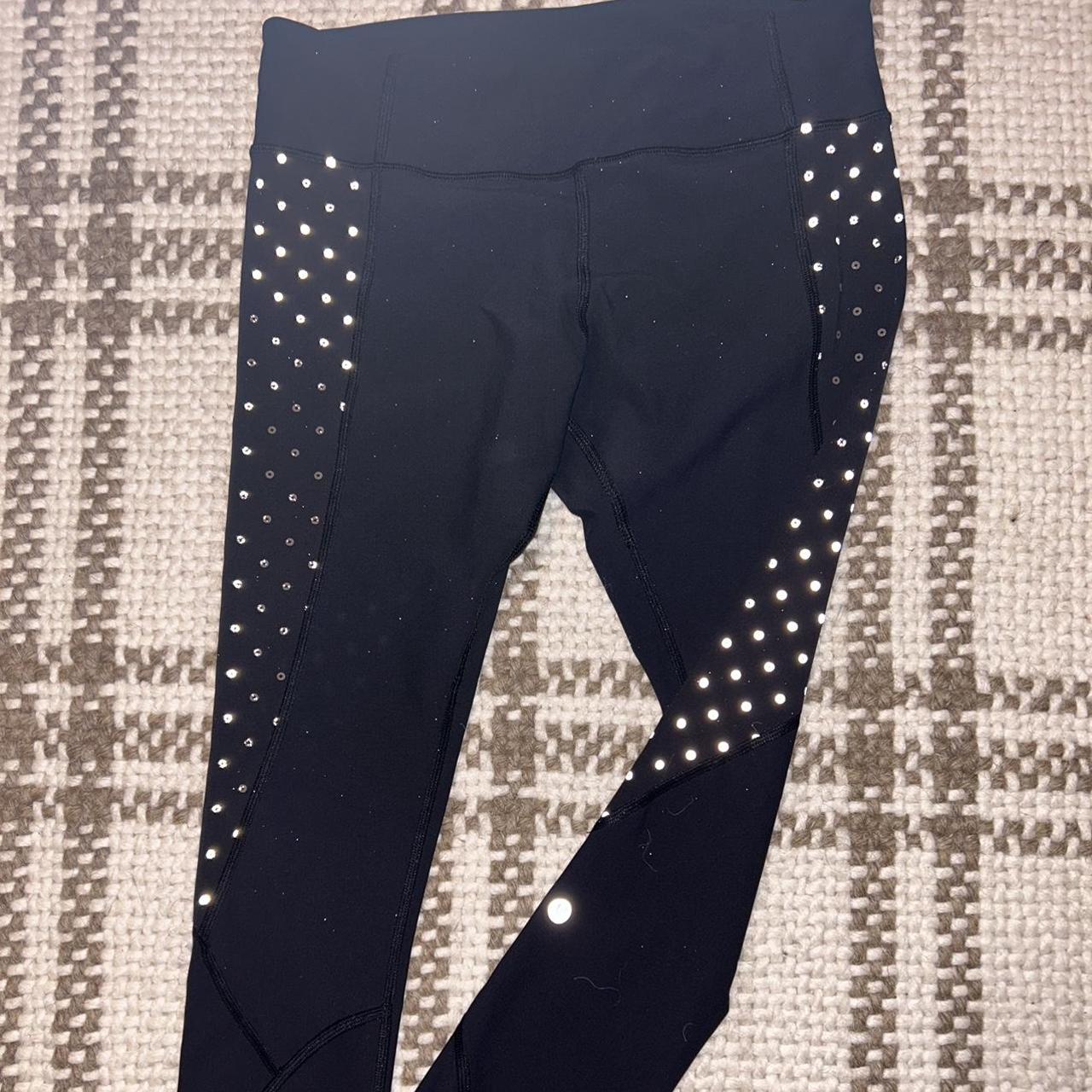 Lululemon black/polkadot leggings Size 10 - Depop