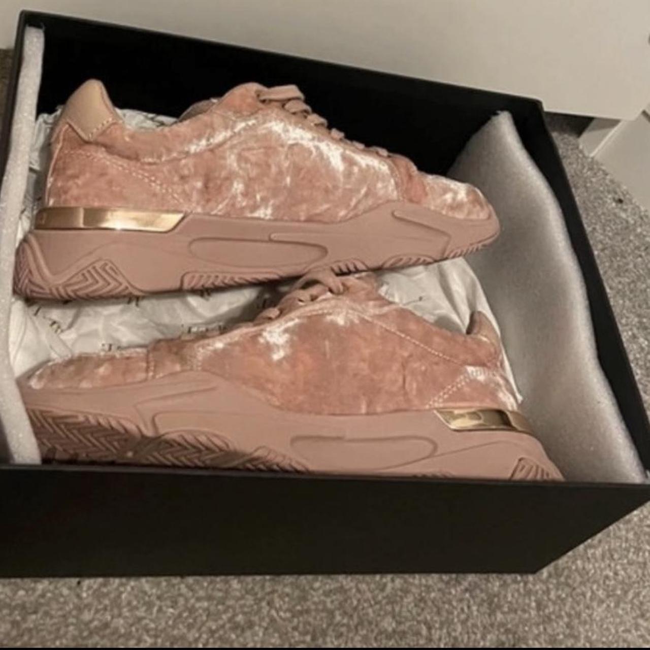Women’s pink velvet mallet trainers Worn