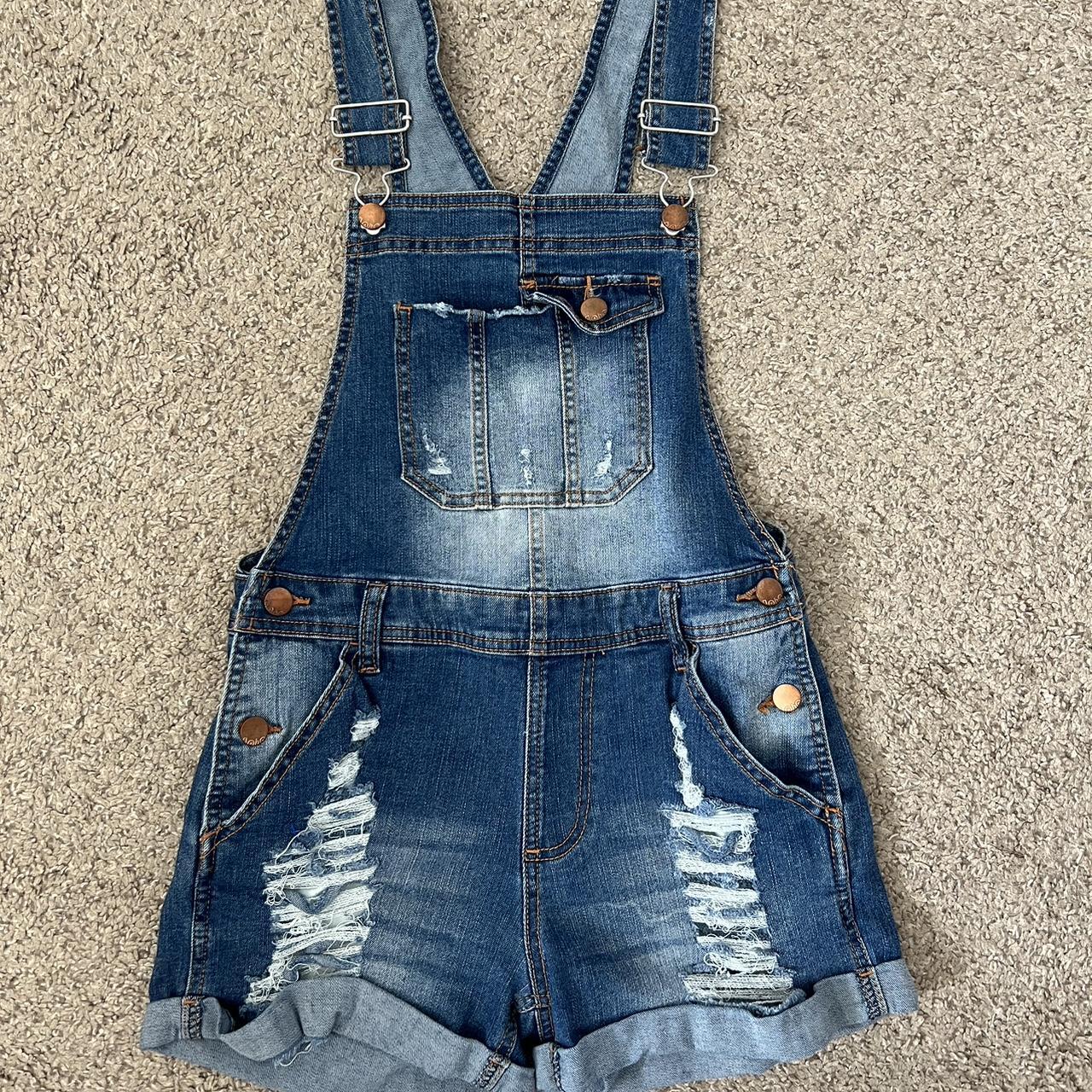 Cute vintage dungarees by the brand No Boundaries, - Depop