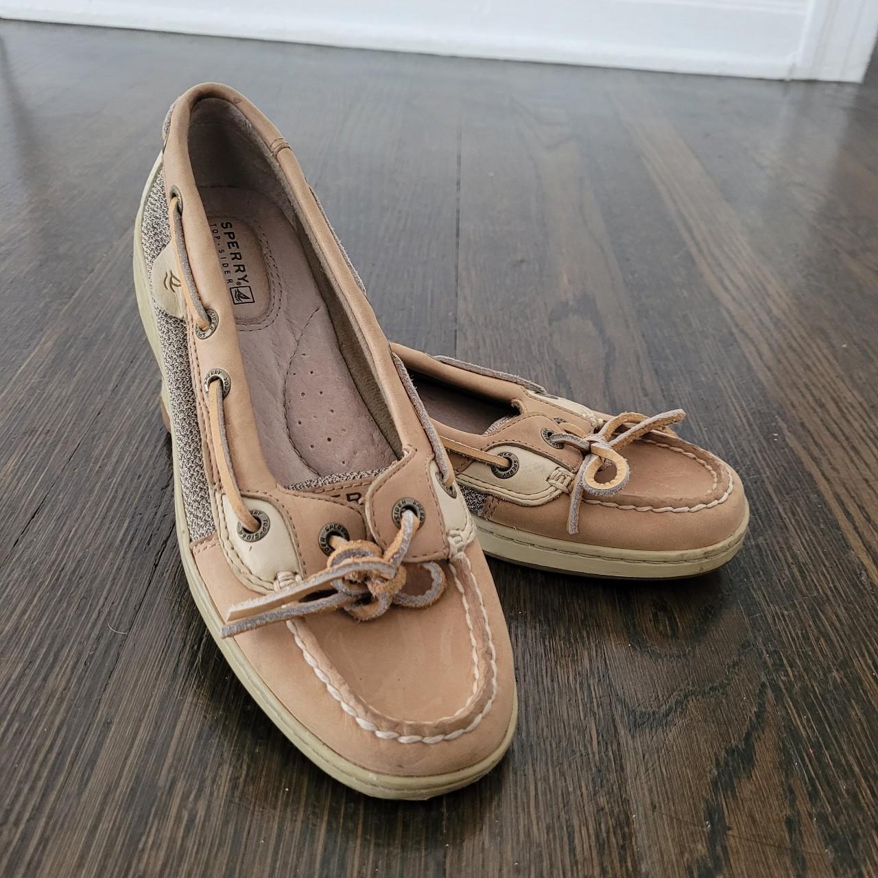 Sperry Women's Tan and Cream Boat-shoes | Depop