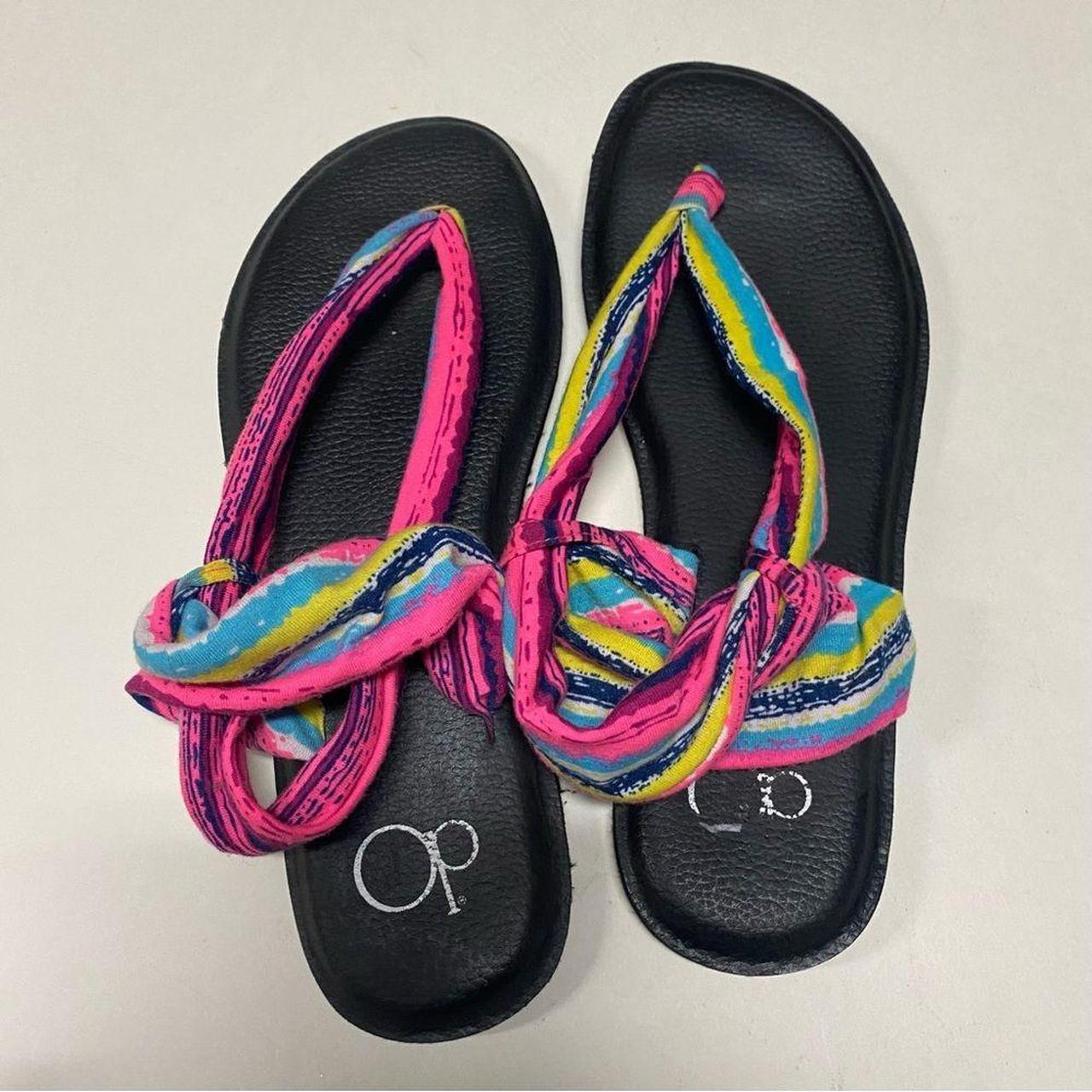 Pink sanuk flip flops online