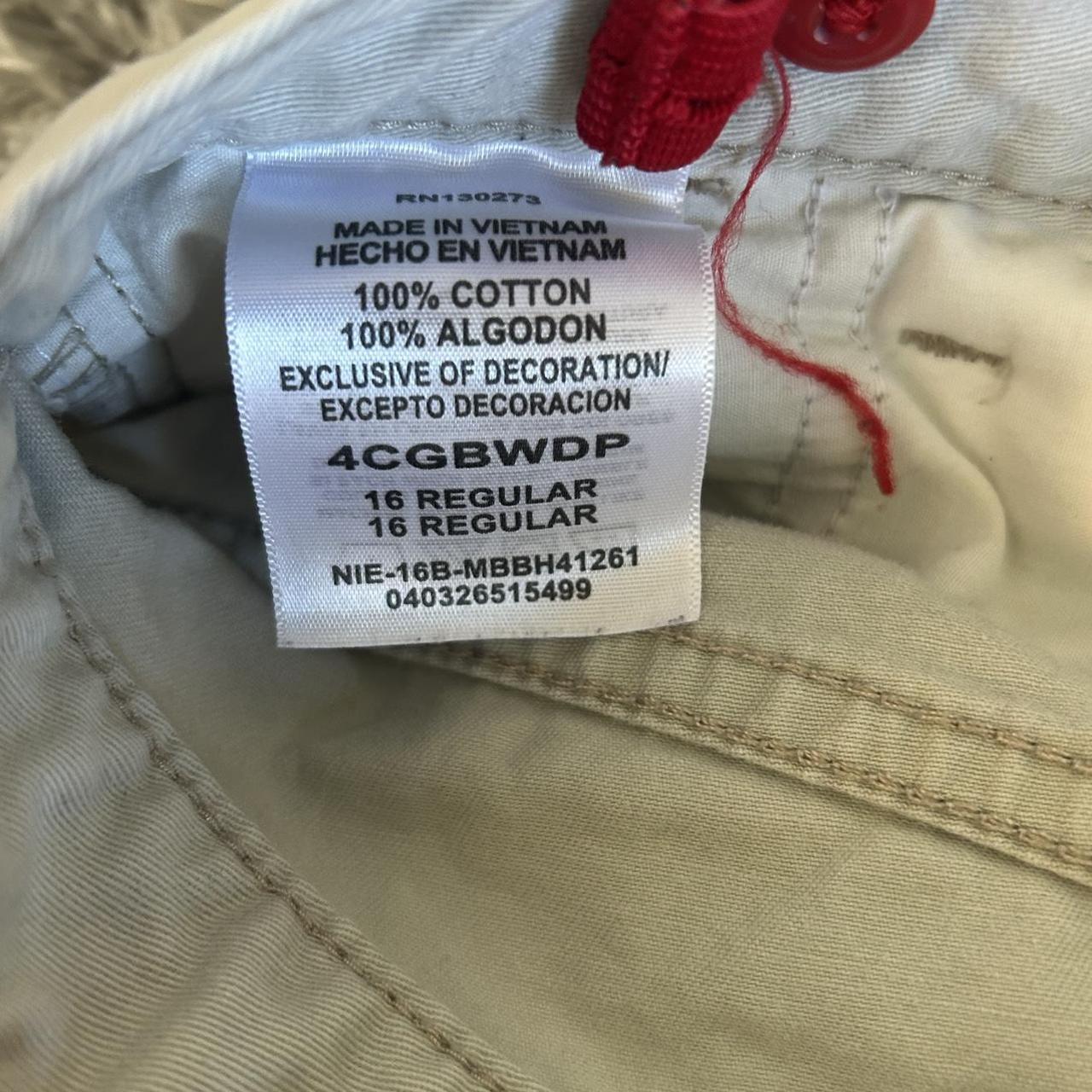 Wrangler cargo shorts white measurements in pictures... - Depop