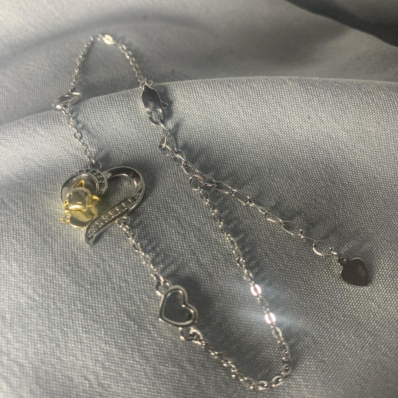 item listed by amber_albandos94