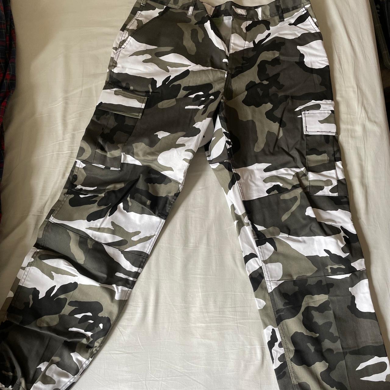 Urban Classics CAMO JOGGING - Cargo trousers - grey camo/dark grey -  Zalando.ie