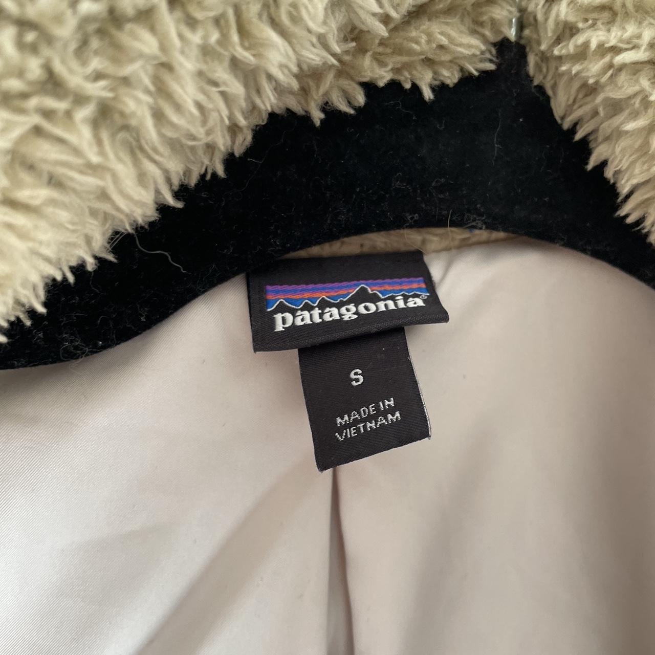 Patagonia Women's Tan and Khaki Jacket | Depop