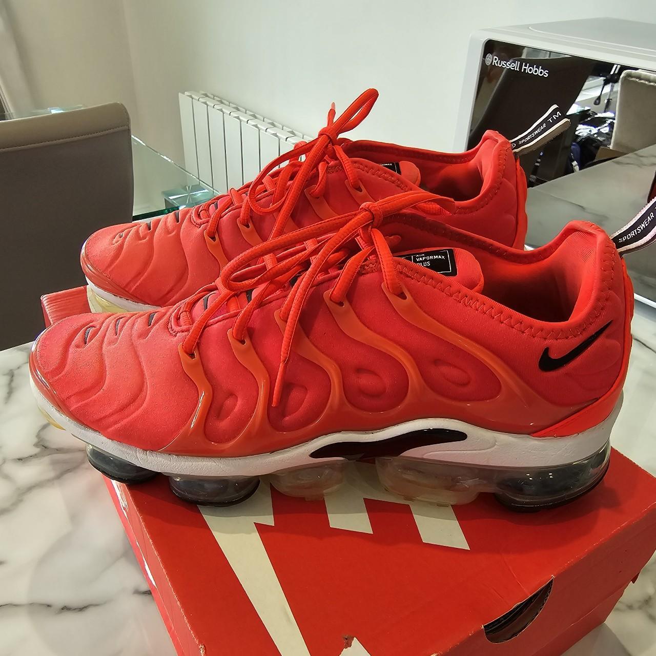 Vapormax plus crimson retailers red