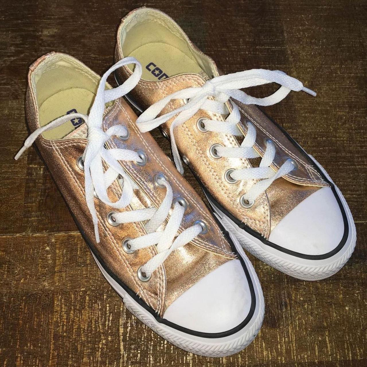 Converse Women's Sneakers - Gold/White - US 5.5 – This is a pair of Converse All-Star …