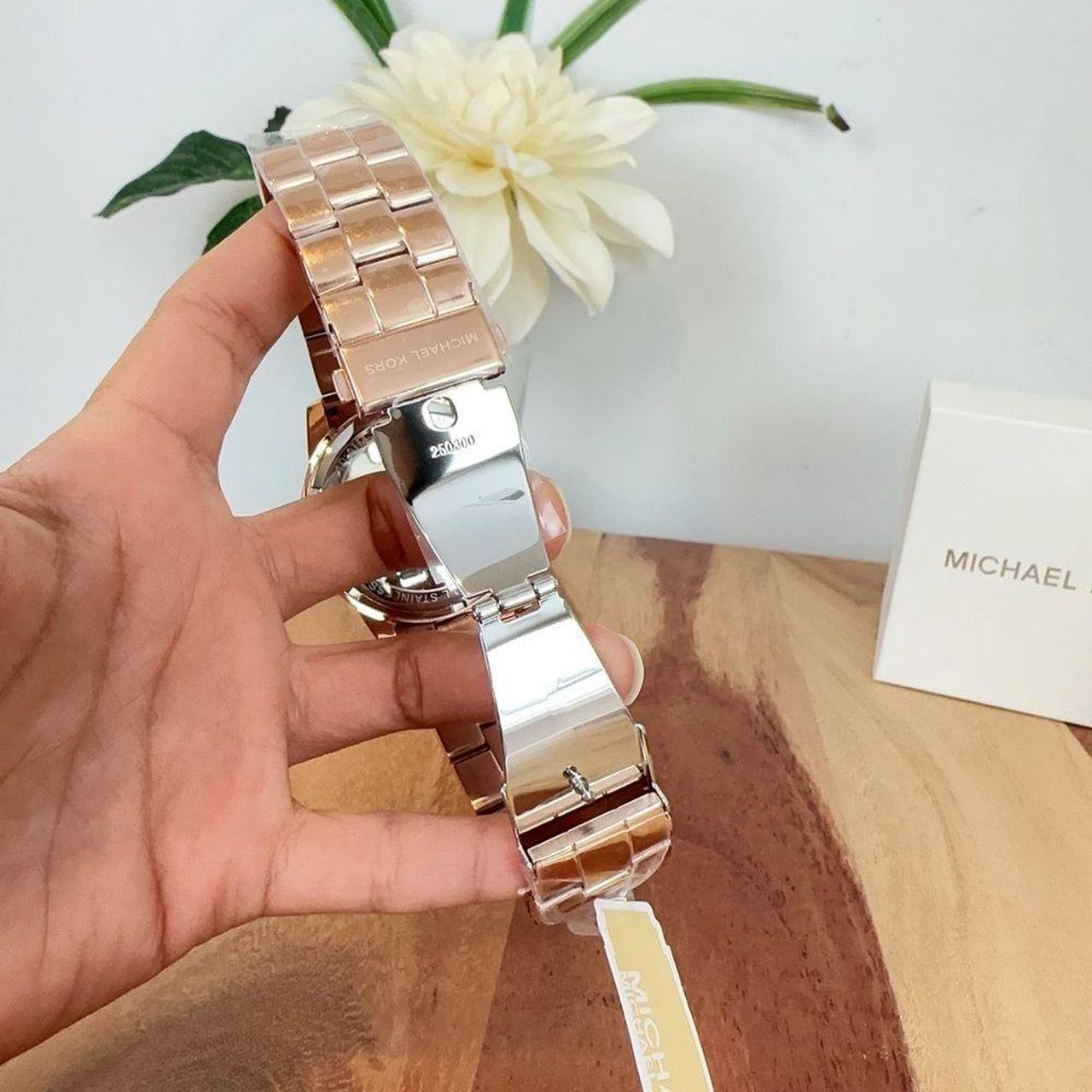 NWT Michael Kors Bradshaw Quartz Crystal Rose Gold. Depop